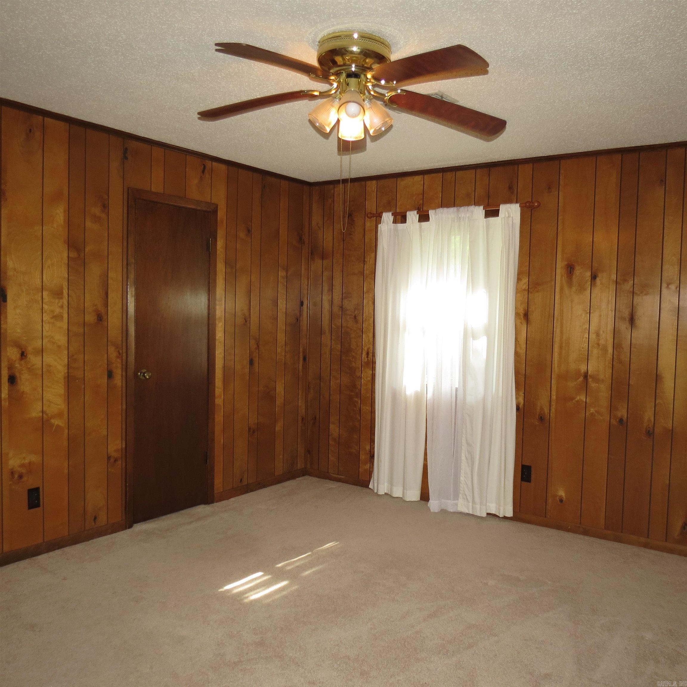 9201 Old Warren  Pine Bluff, AR