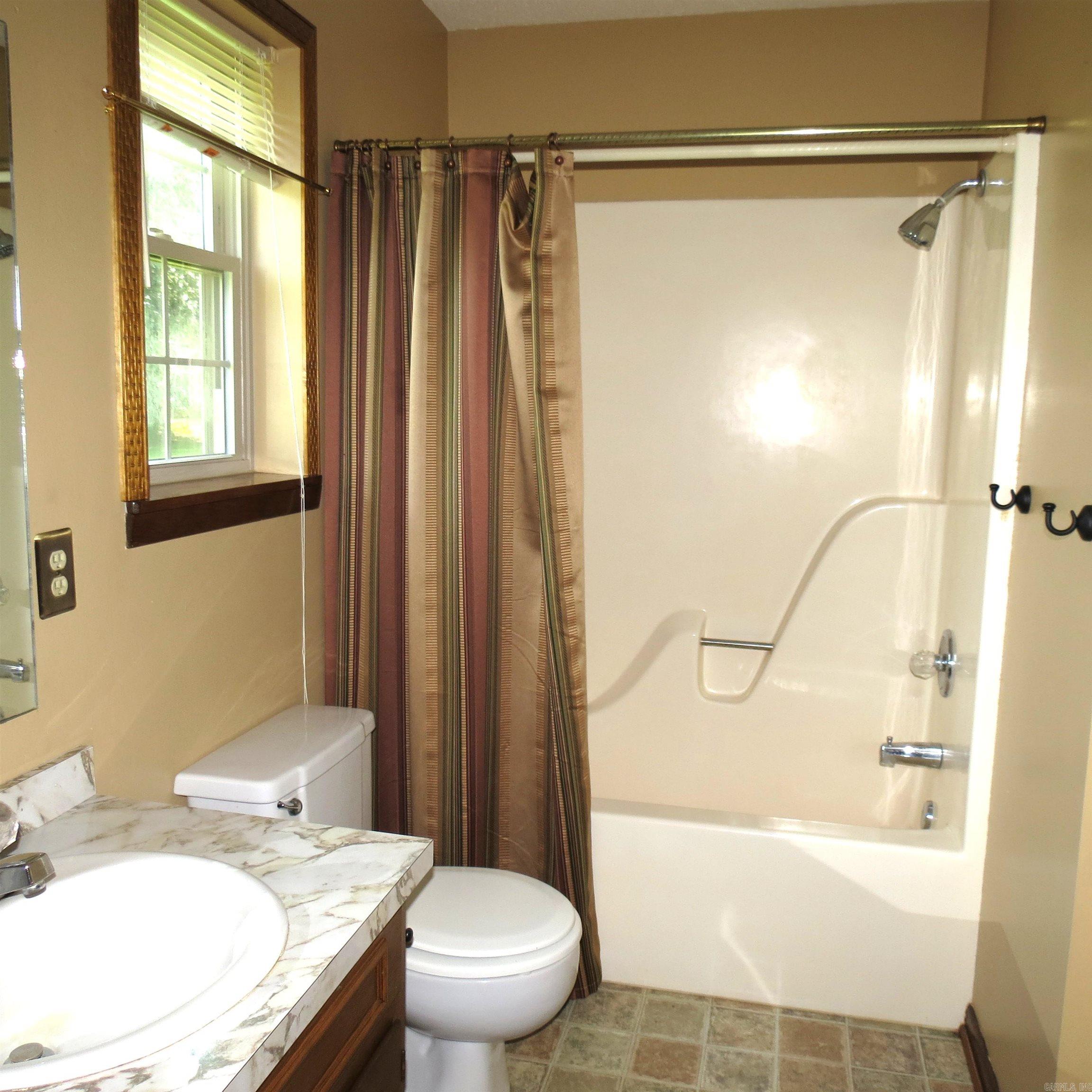 9201 Old Warren  Pine Bluff, AR