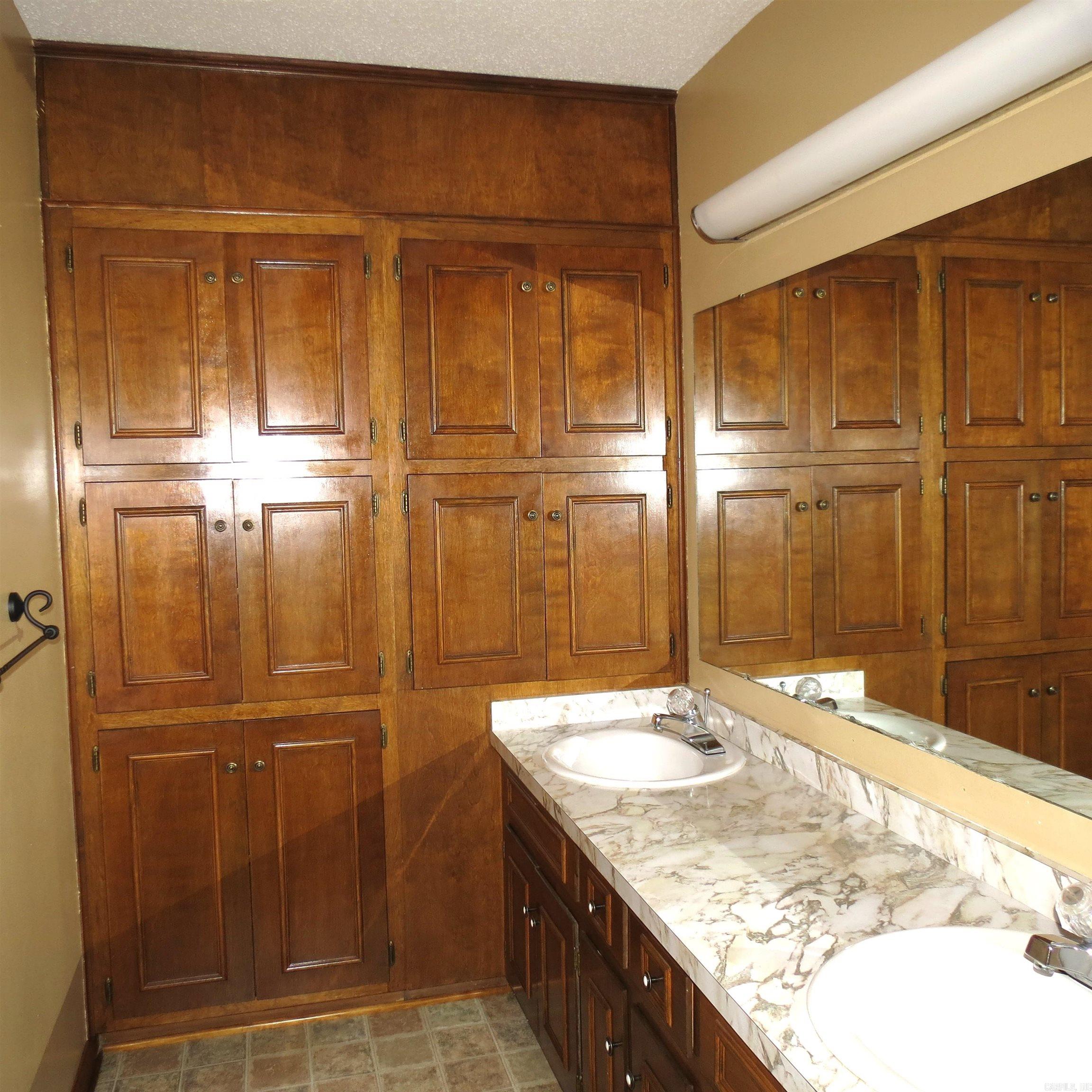 9201 Old Warren  Pine Bluff, AR