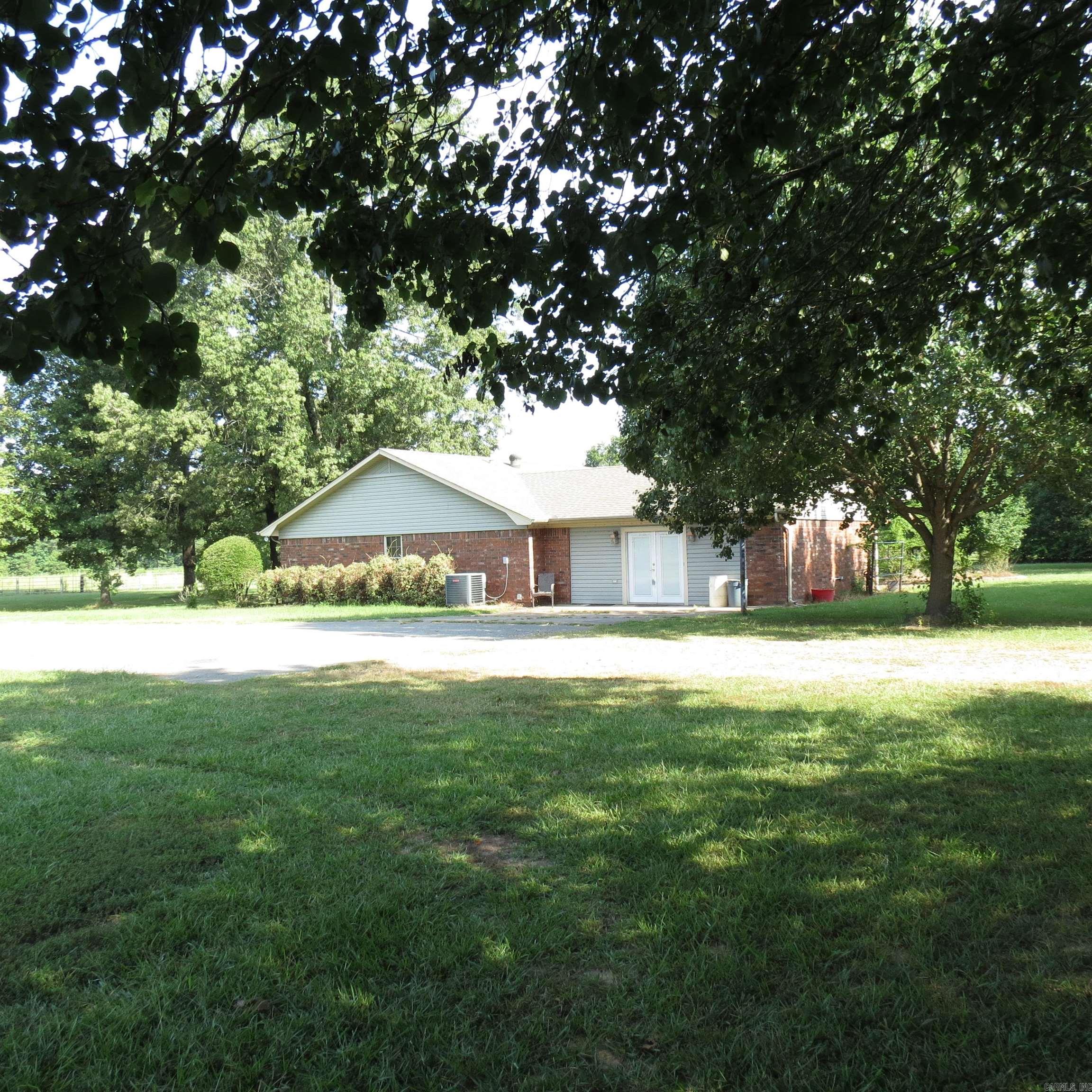 9201 Old Warren  Pine Bluff, AR