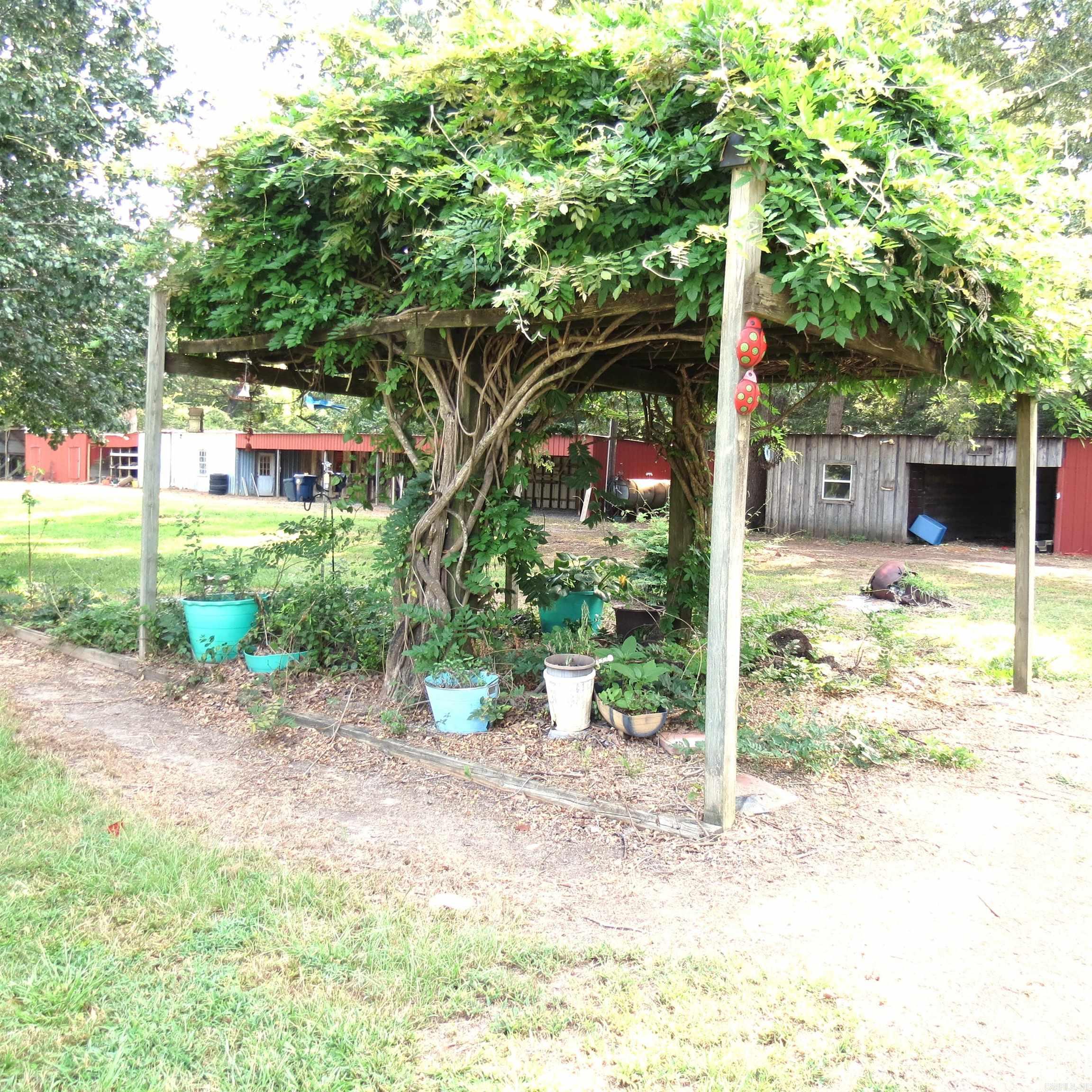 9201 Old Warren  Pine Bluff, AR