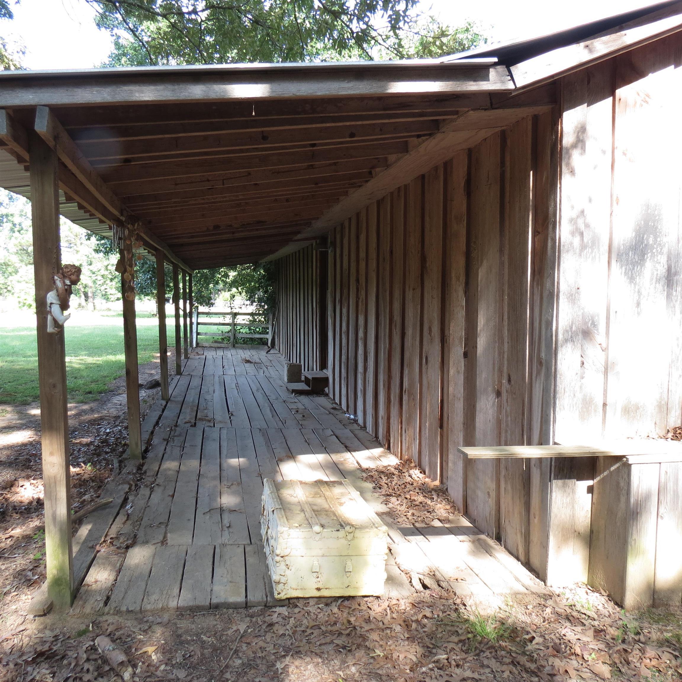 9201 Old Warren  Pine Bluff, AR