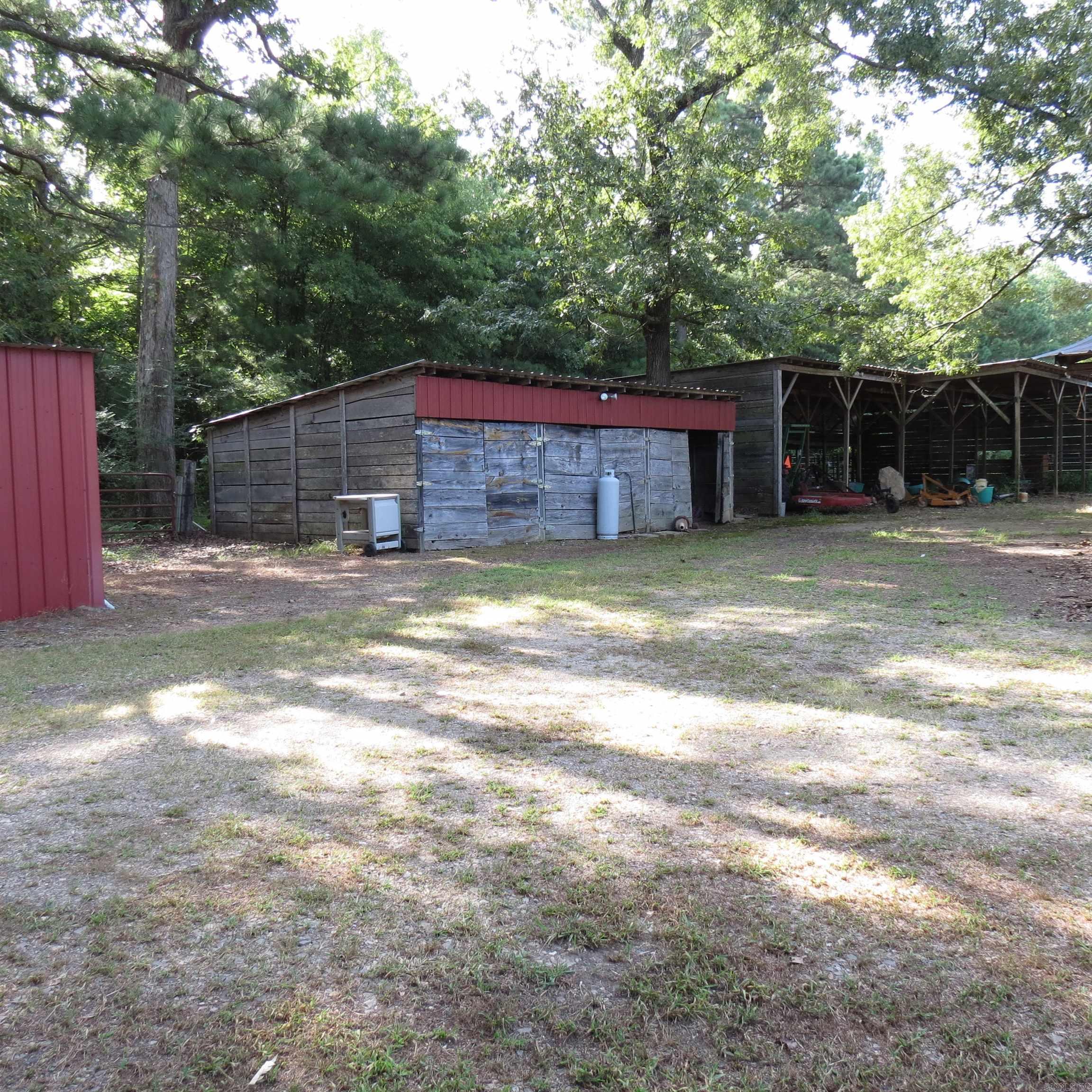 9201 Old Warren  Pine Bluff, AR