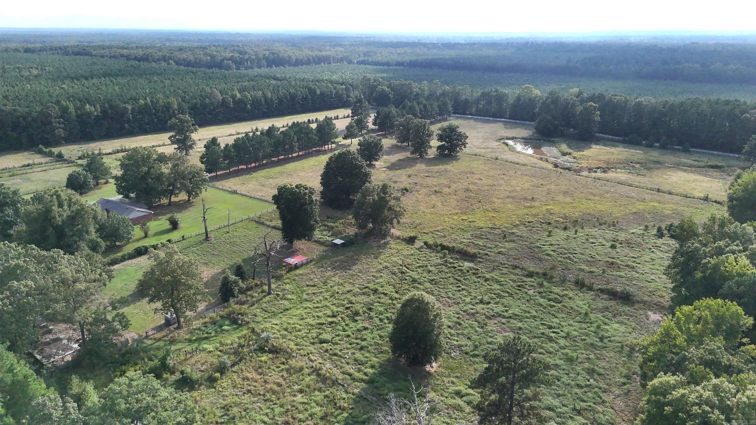 9201 Old Warren  Pine Bluff, AR