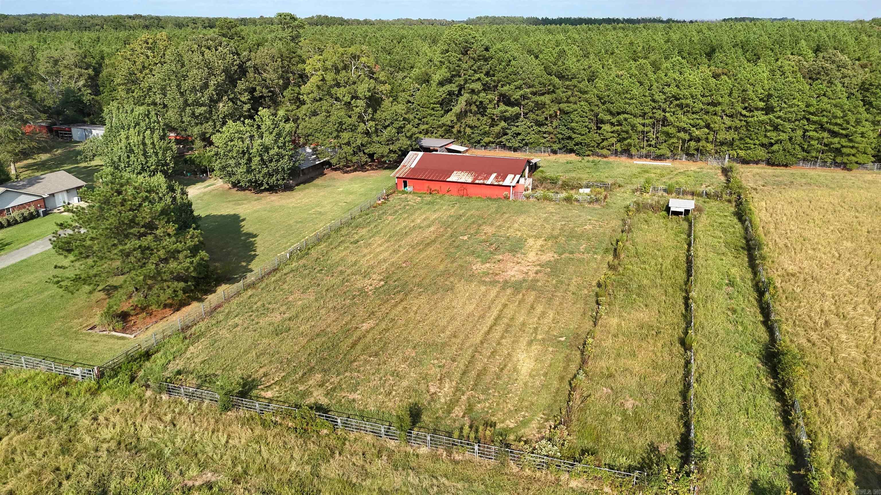 9201 Old Warren  Pine Bluff, AR