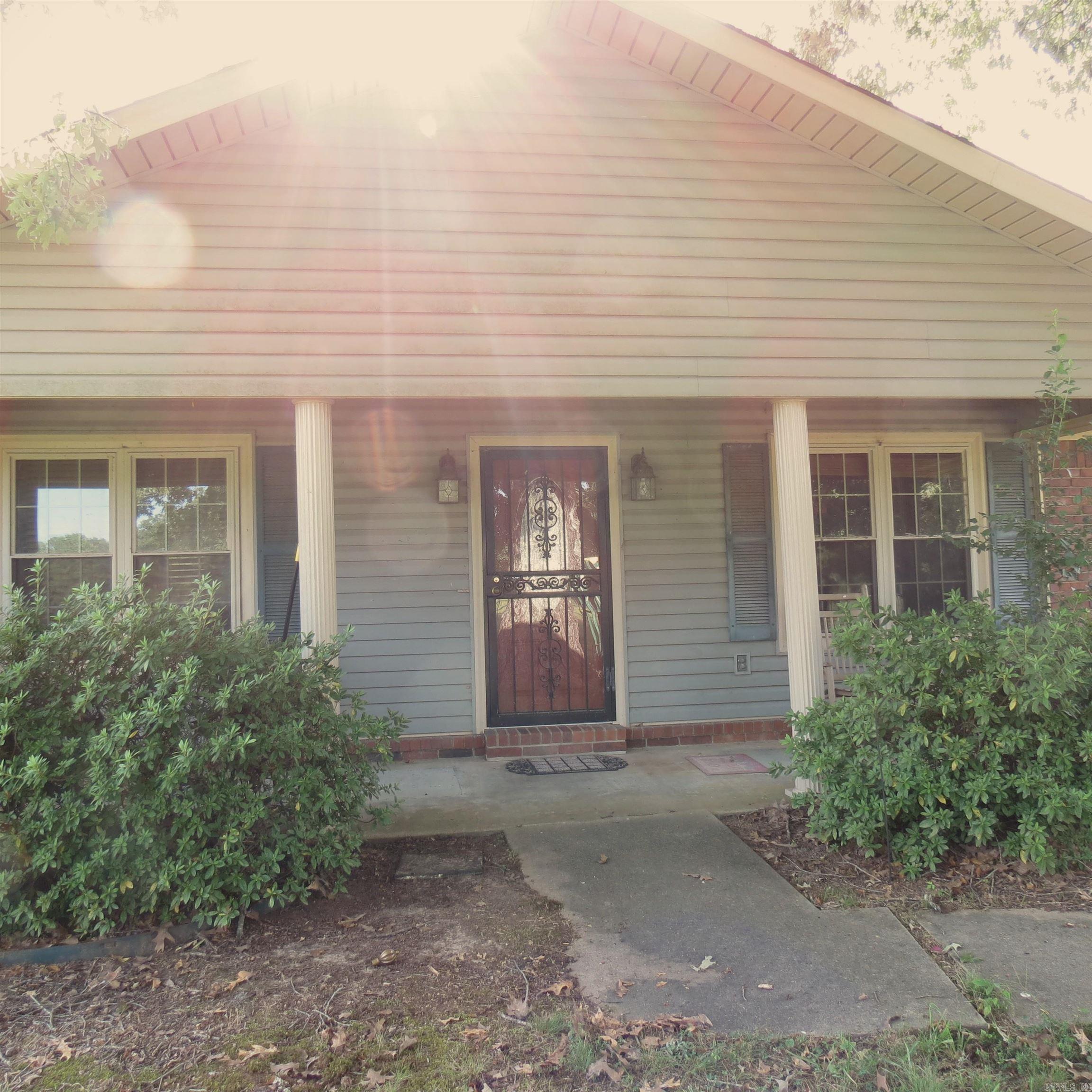 9201 Old Warren  Pine Bluff, AR