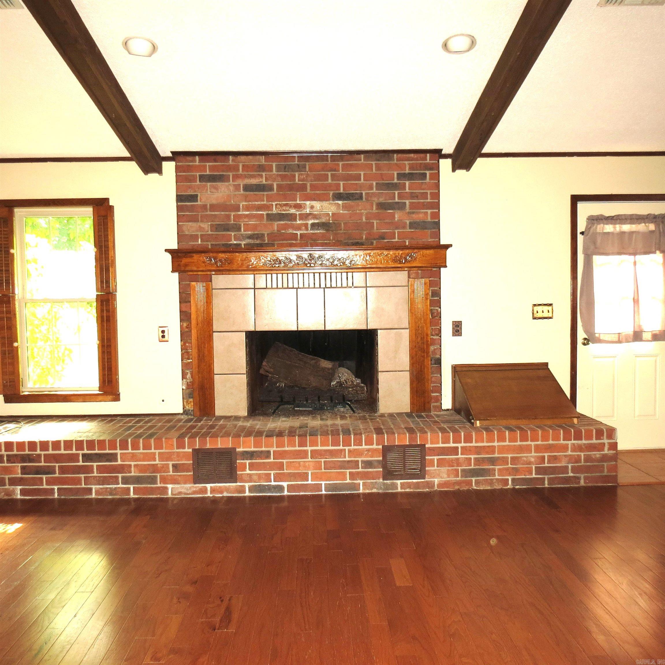 9201 Old Warren  Pine Bluff, AR