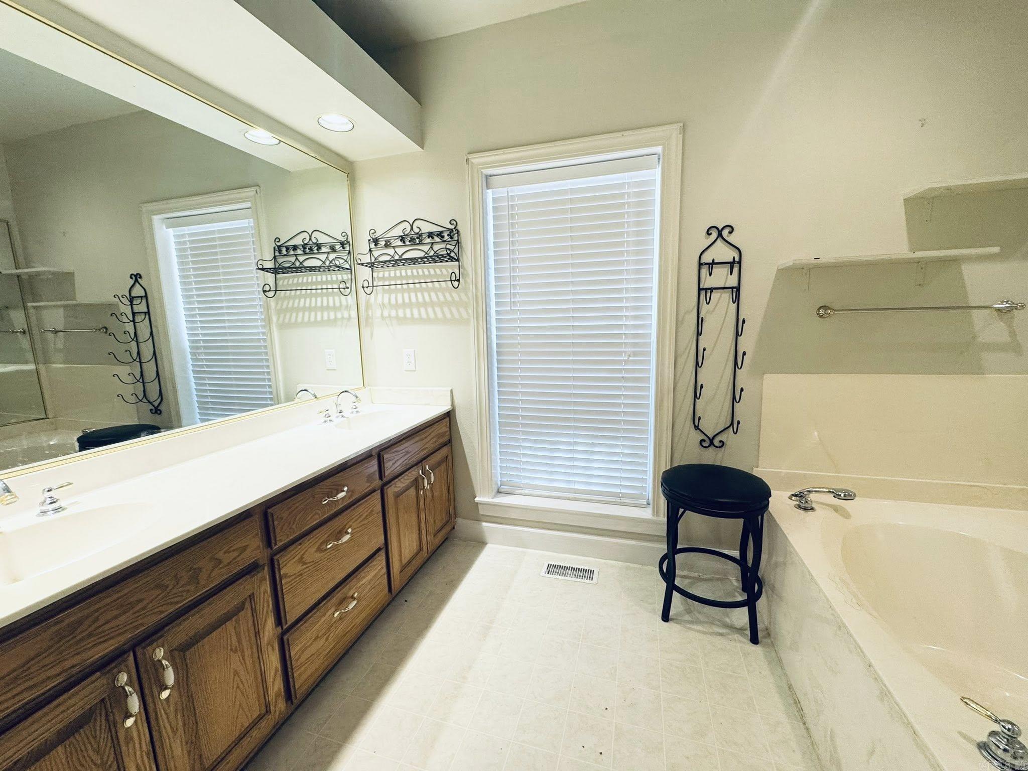 287 Country Charm  Mountain View, AR