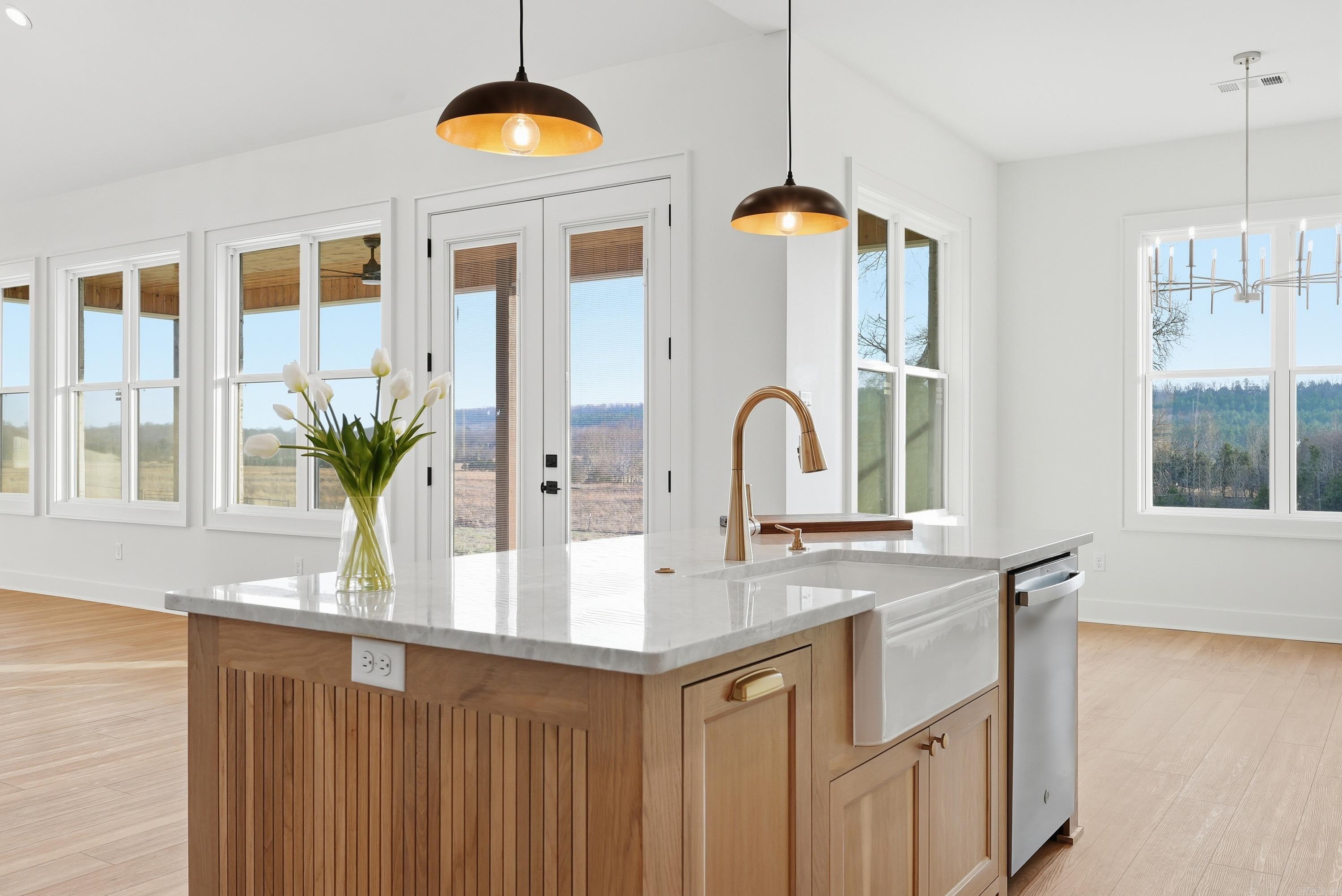 240 Castleberry  Greenbrier, AR