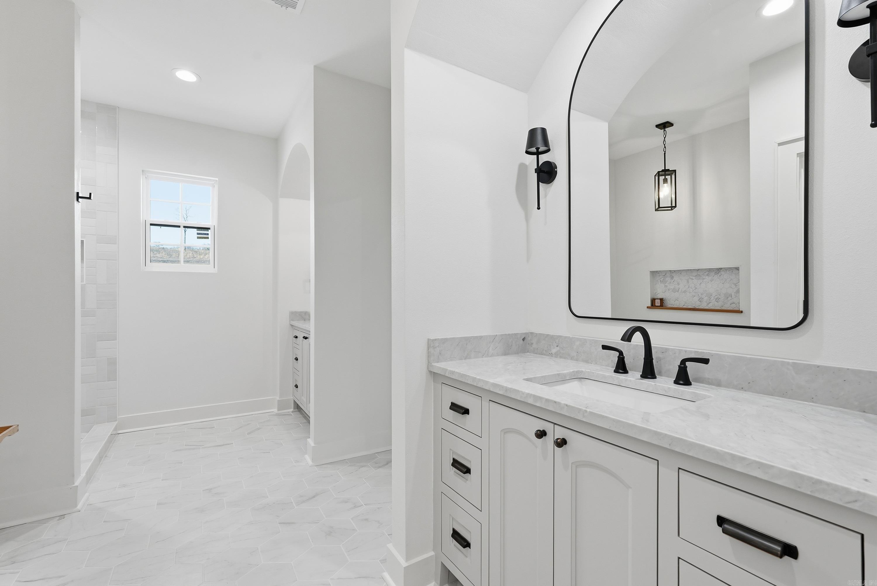 240 Castleberry  Greenbrier, AR