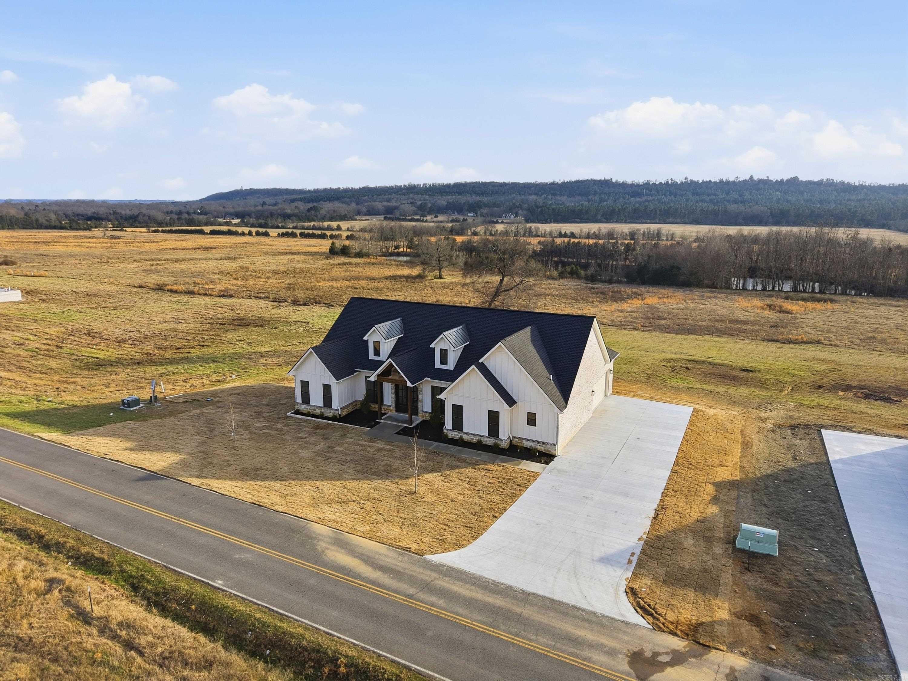 240 Castleberry  Greenbrier, AR