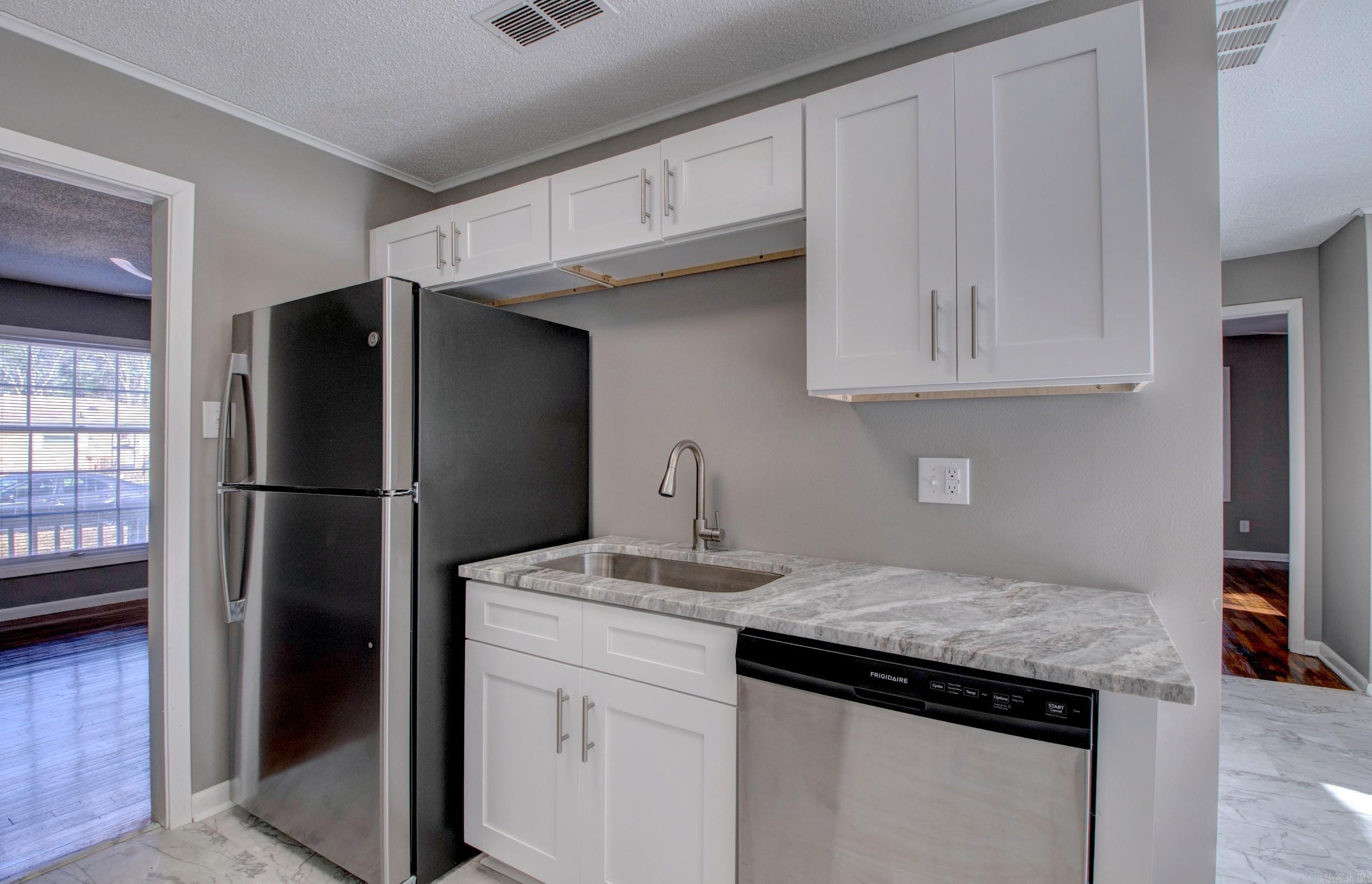 2911 Wynne Dr  Little Rock, AR