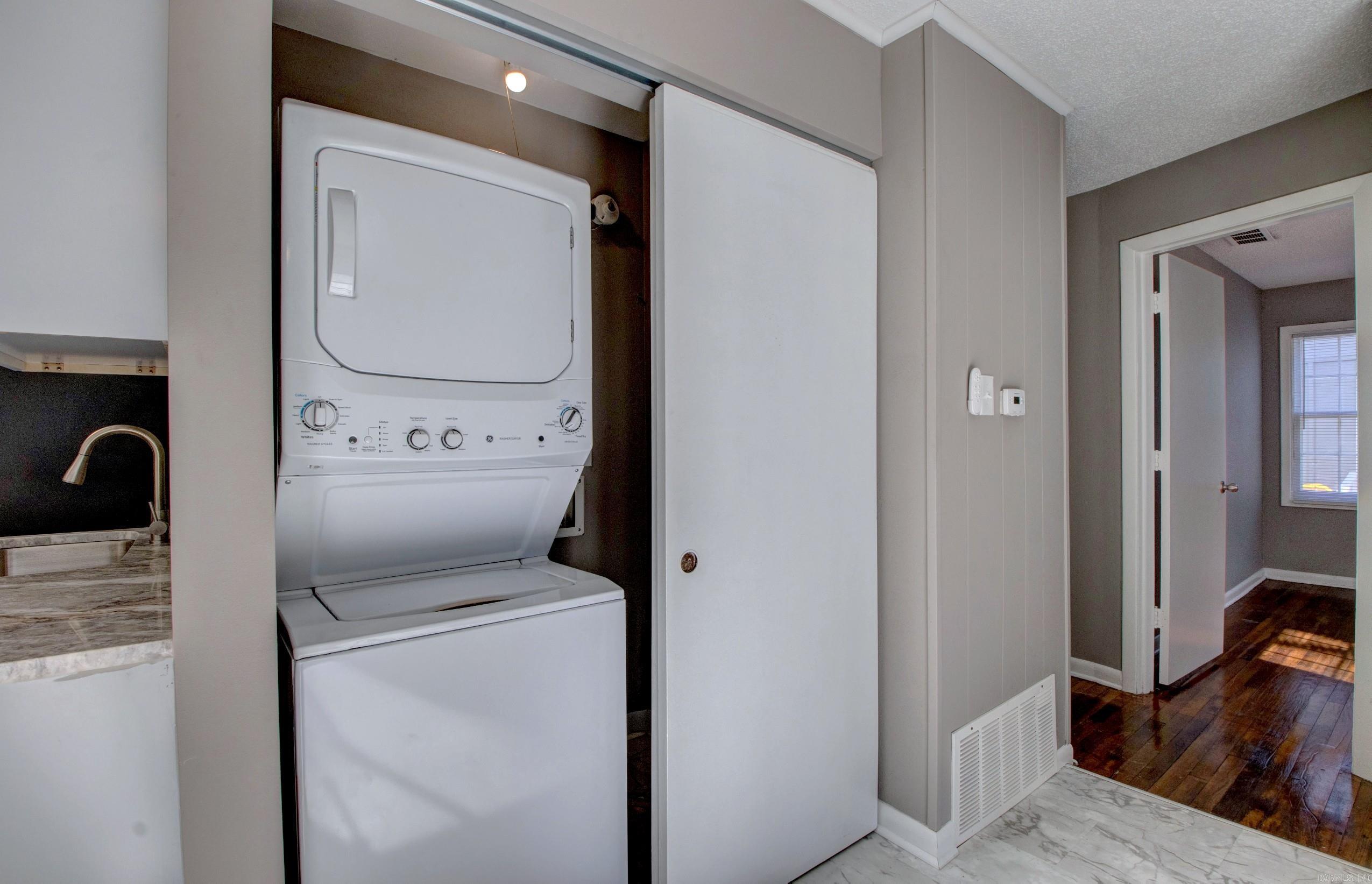 2911 Wynne Dr  Little Rock, AR