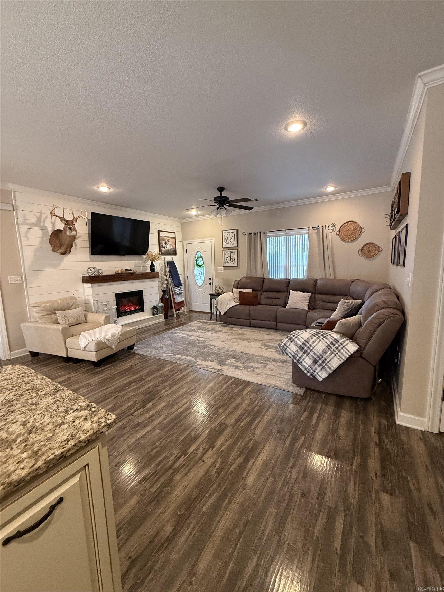 6582 62  Pollard, AR