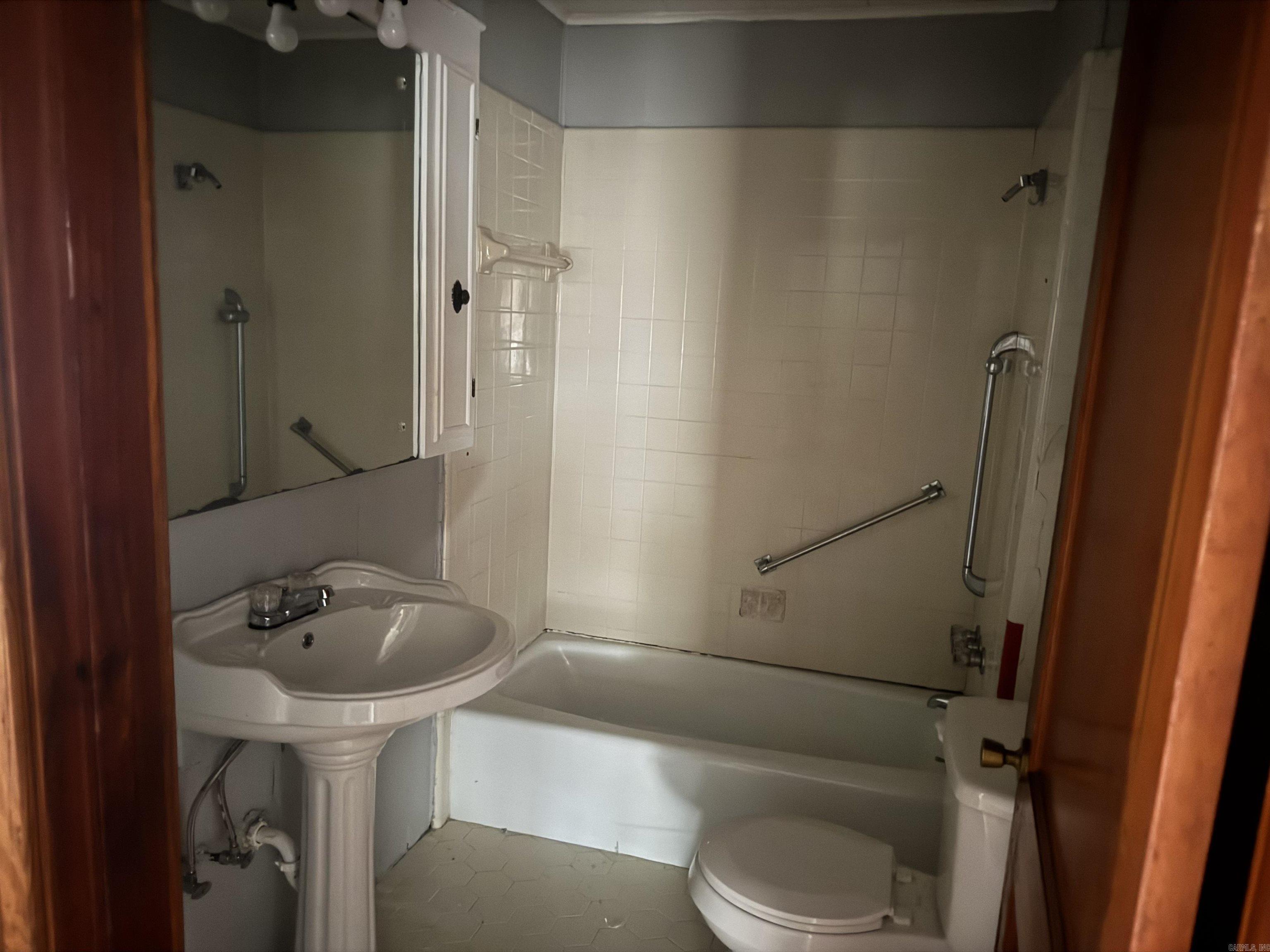 3703 PETTY RD  Pine Bluff, AR