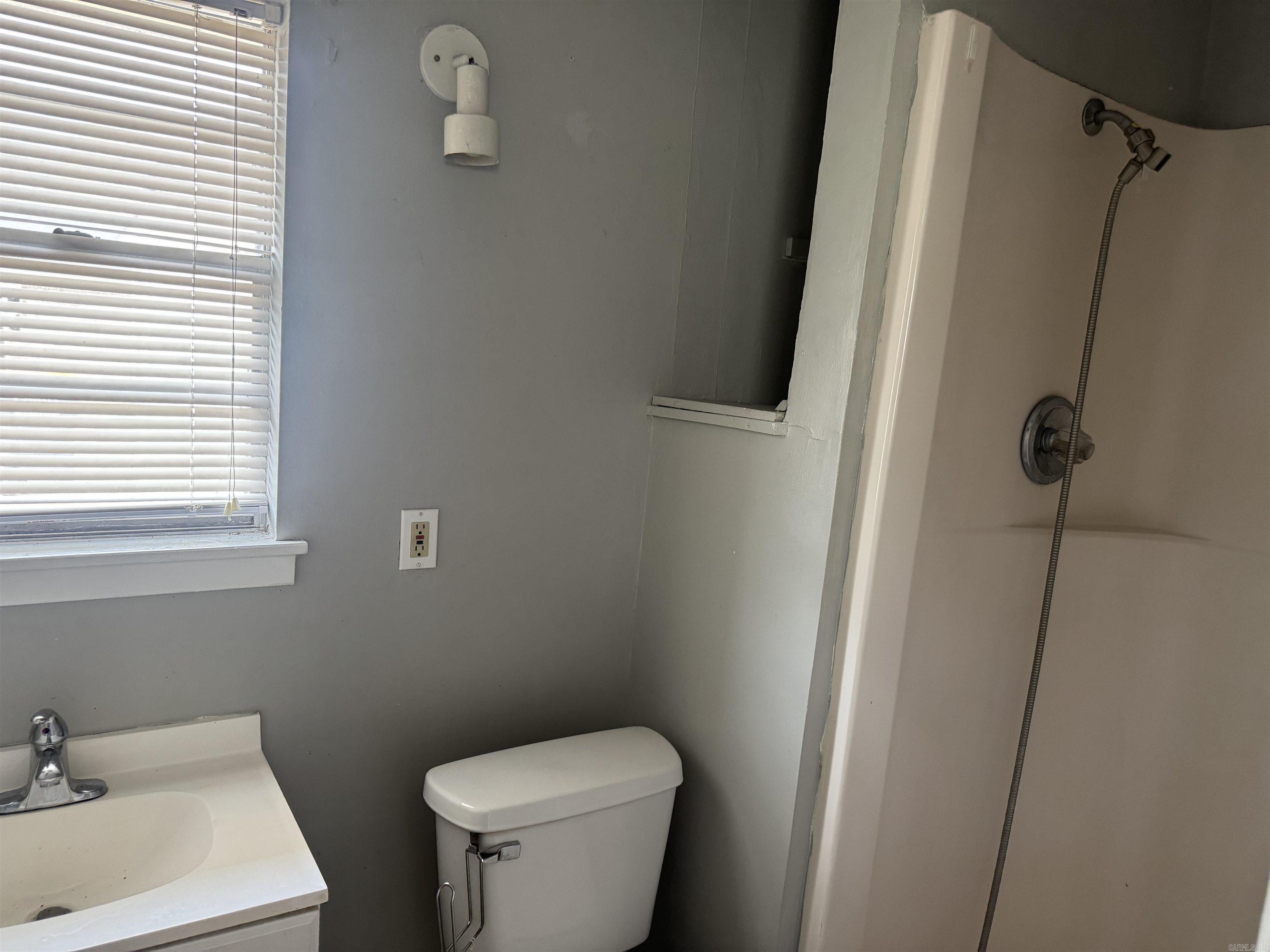 105 W 37TH Pine Bluff, AR 71603