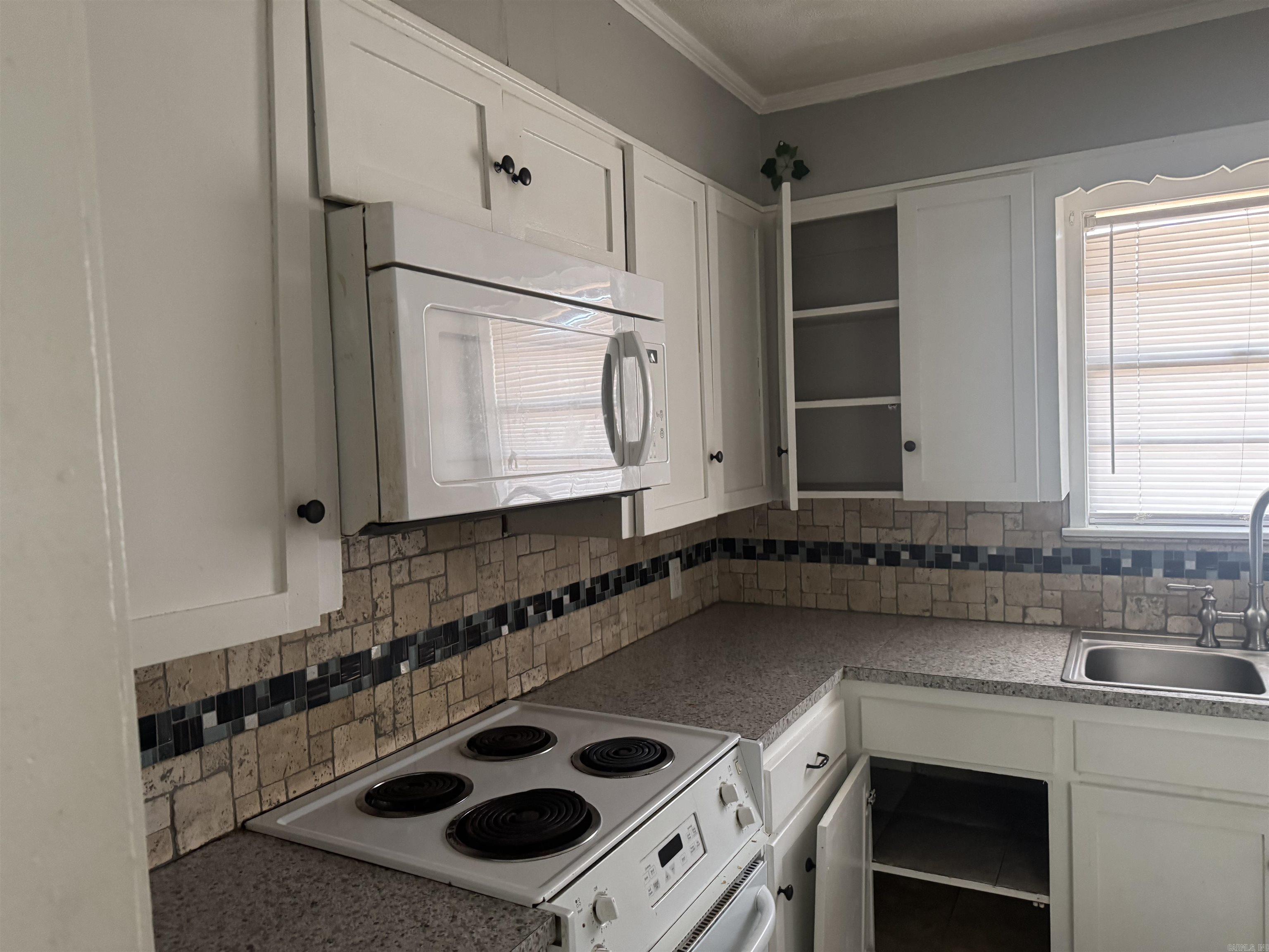 105 W 37TH Pine Bluff, AR 71603