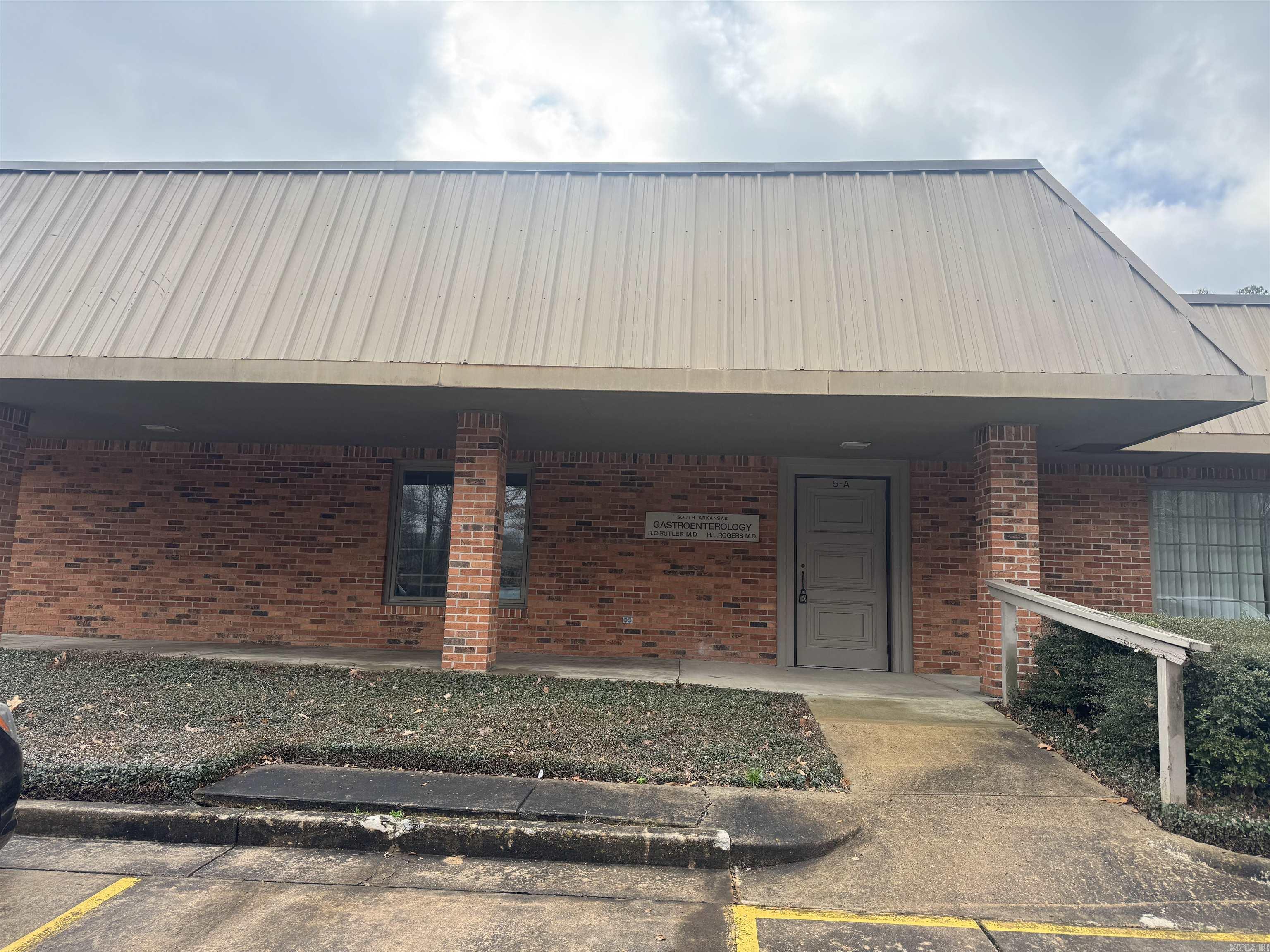 1801 W 40TH. SUITE  5A  Pine Bluff, AR