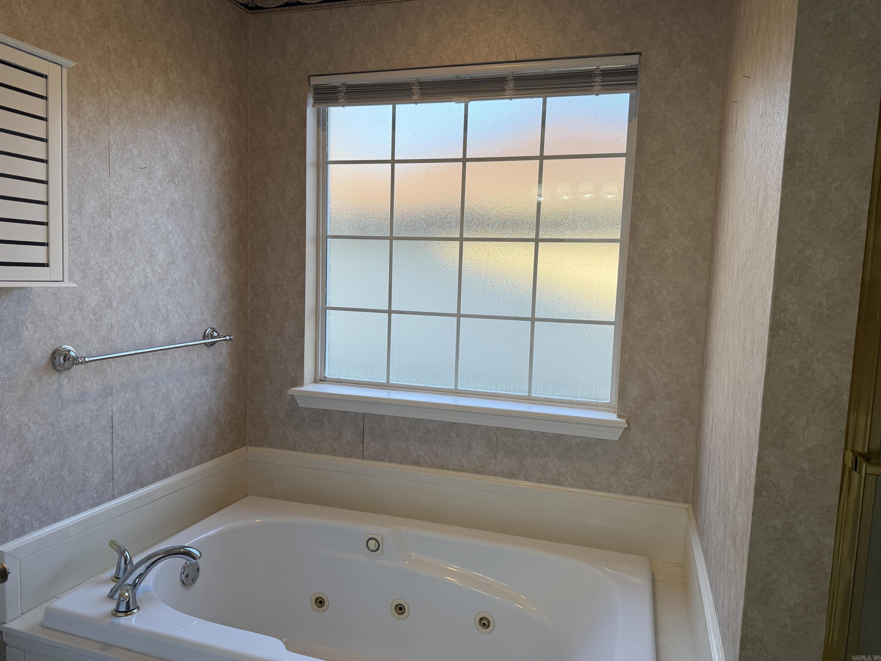 341 Regal Oaks White Hall, AR 71602