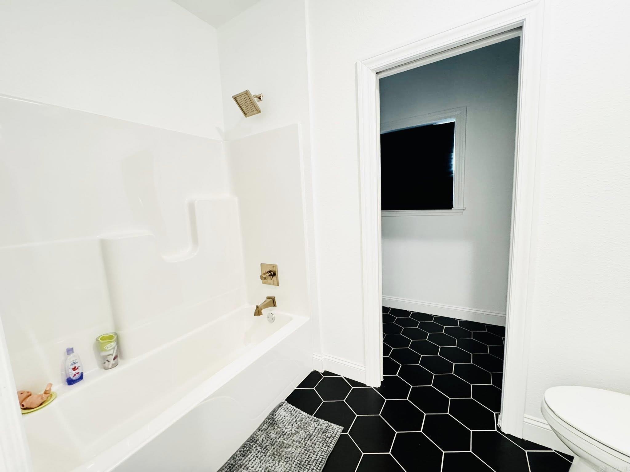 1656 Airport Drive  Mountain View, AR