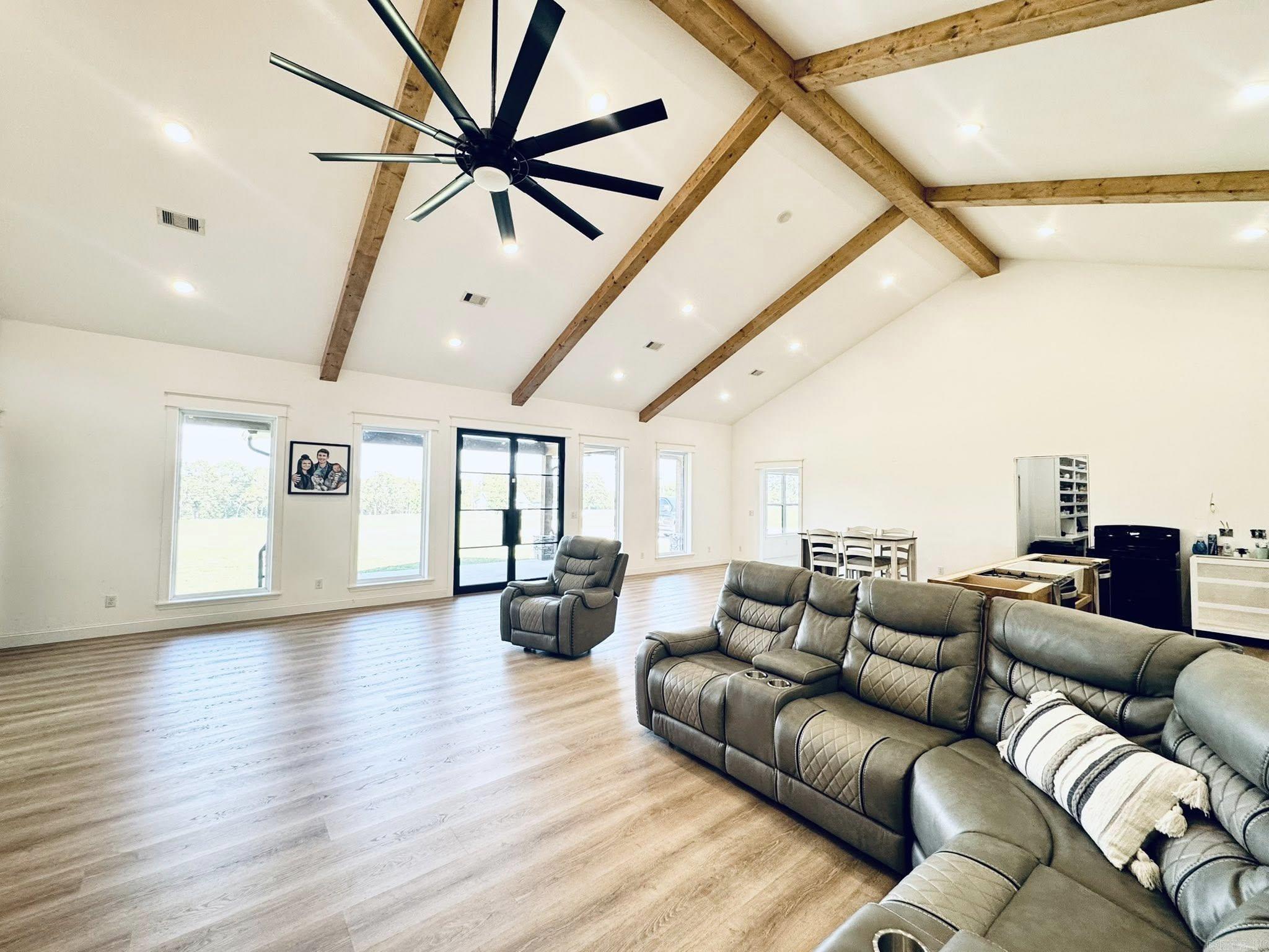 1656 Airport Drive  Mountain View, AR