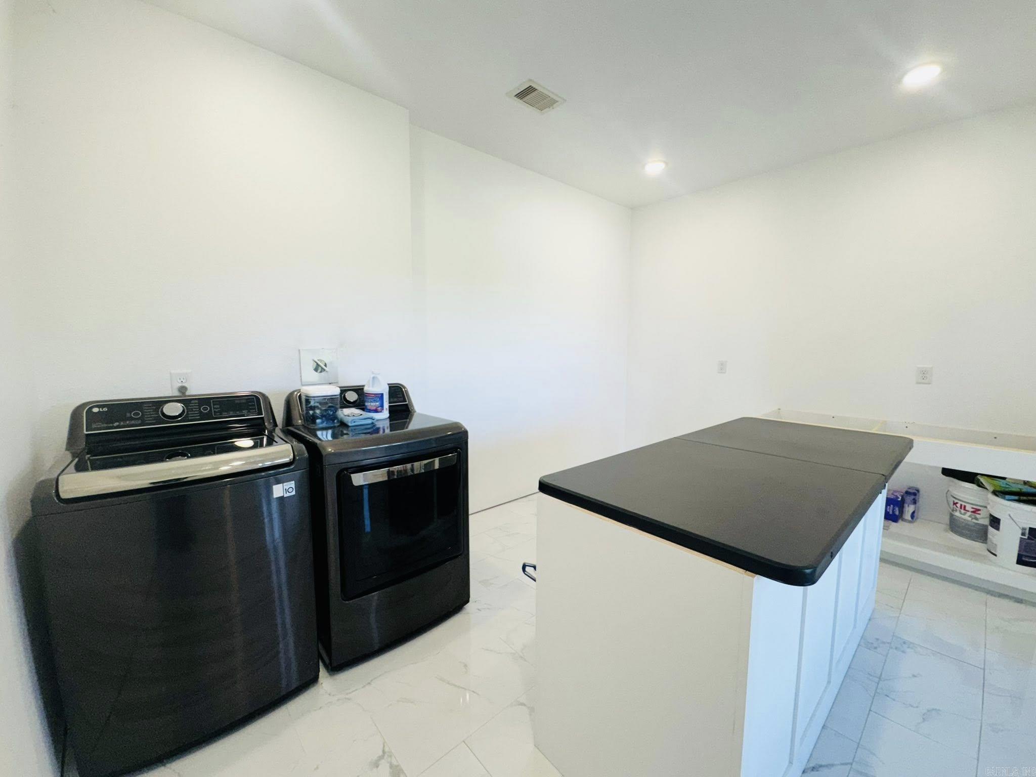 1656 Airport Drive  Mountain View, AR