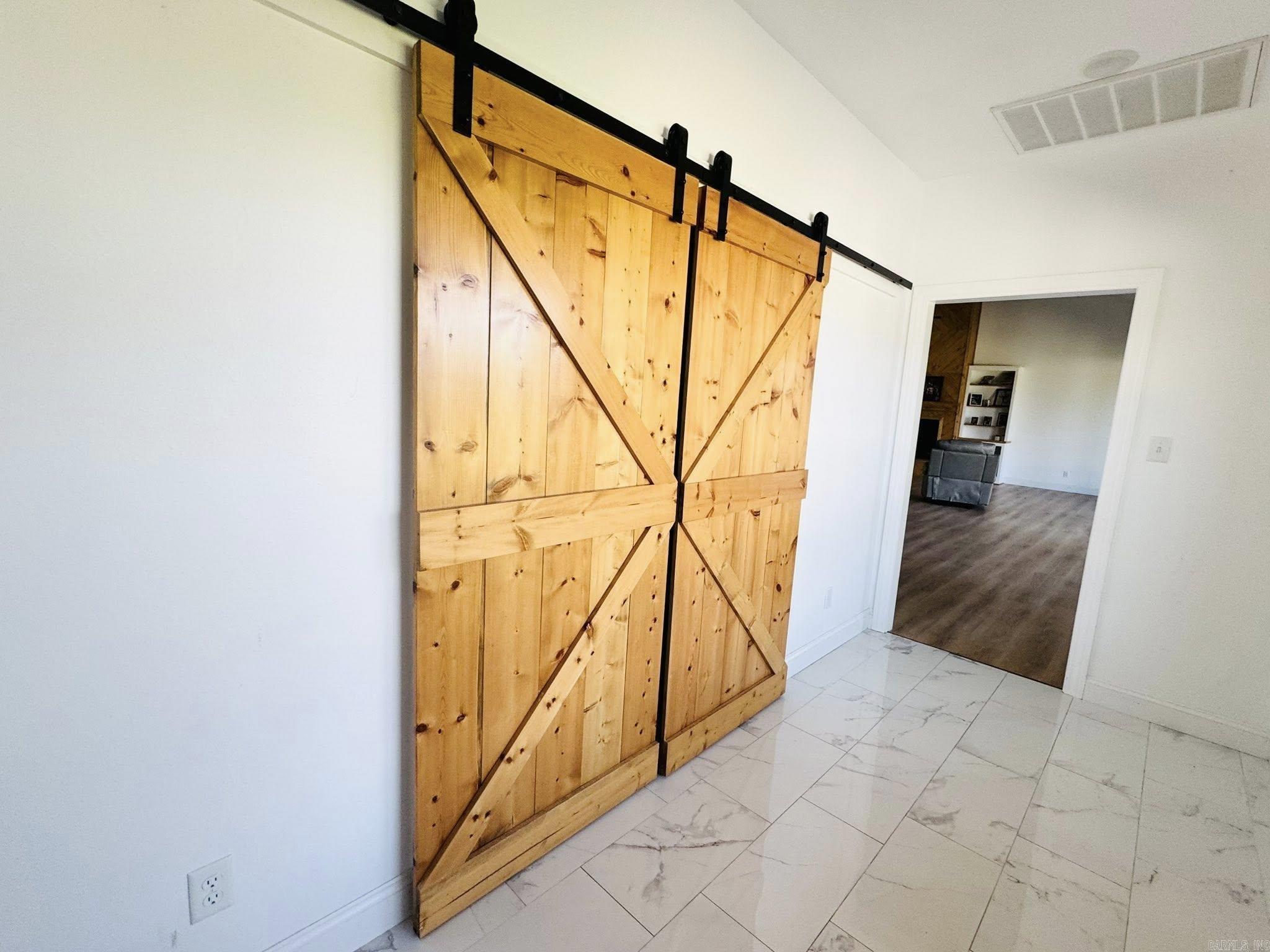 1656 Airport Drive  Mountain View, AR