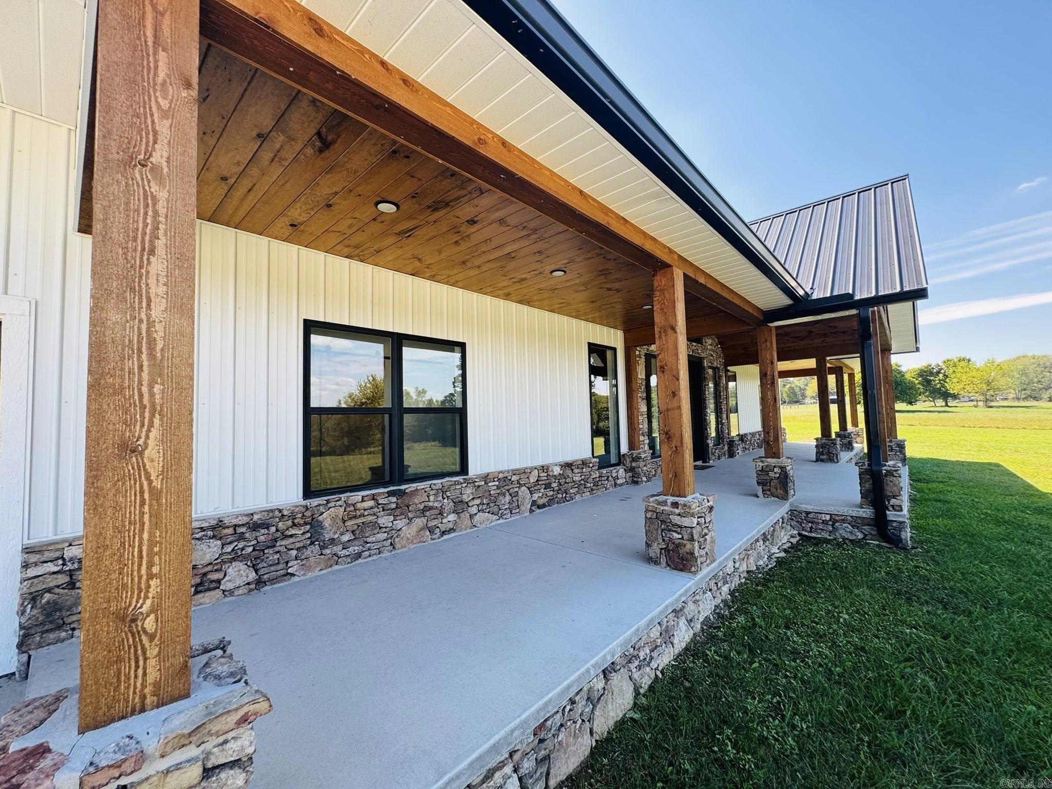 1656 Airport Drive  Mountain View, AR