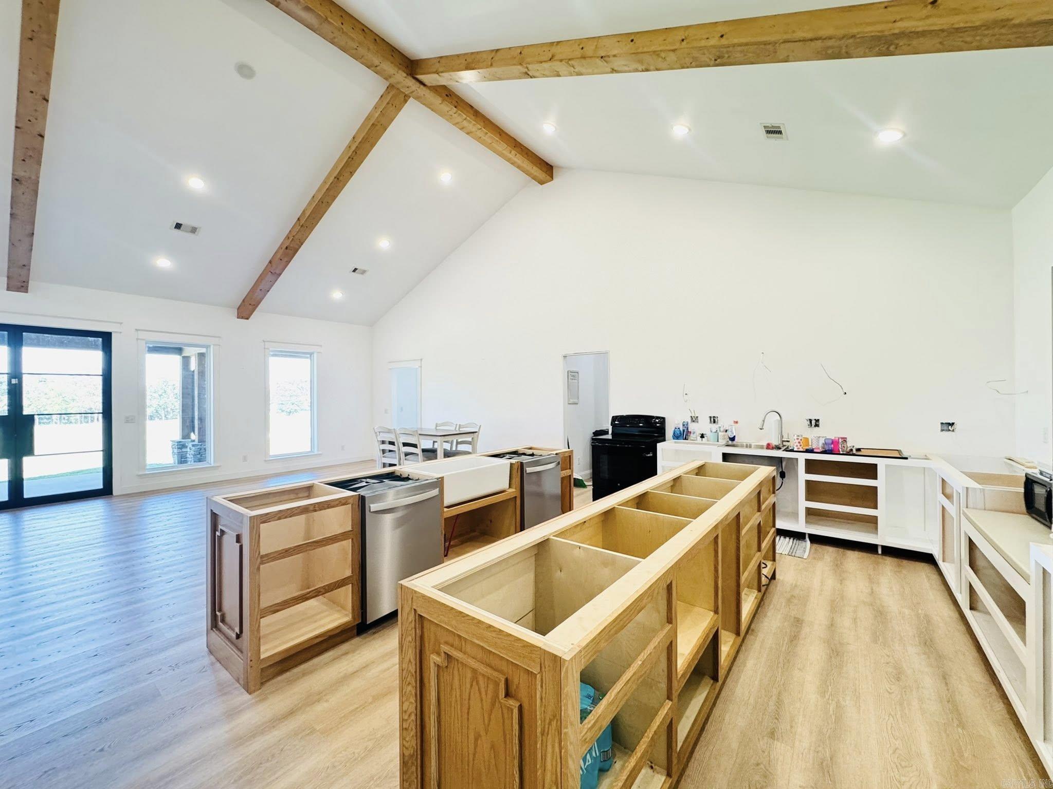 1656 Airport Drive  Mountain View, AR