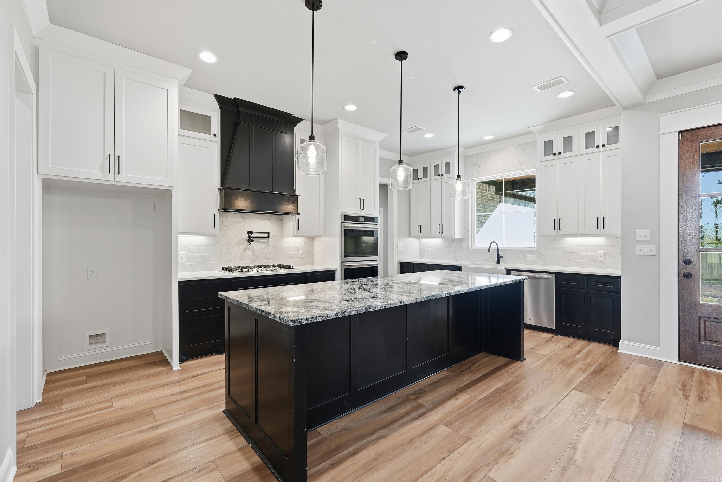 22 Morris  Greenbrier, AR