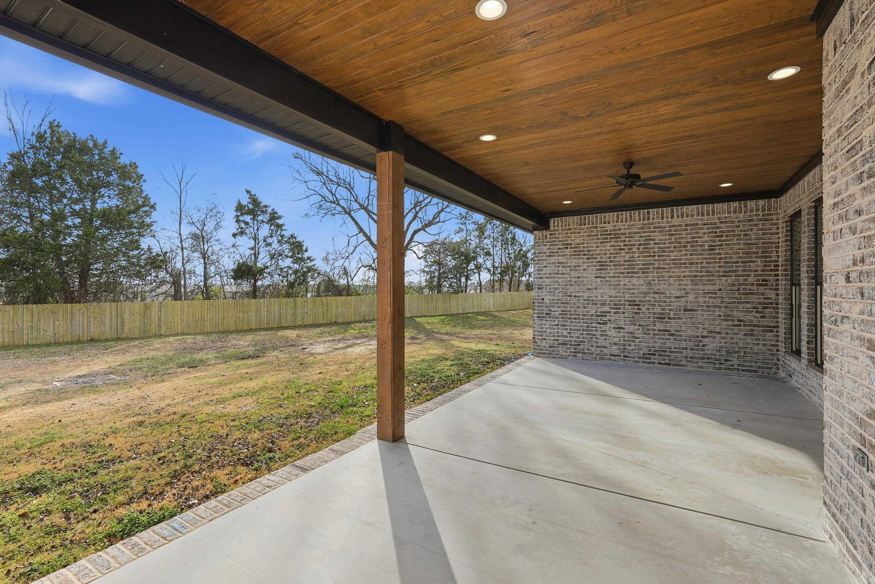 22 Morris  Greenbrier, AR