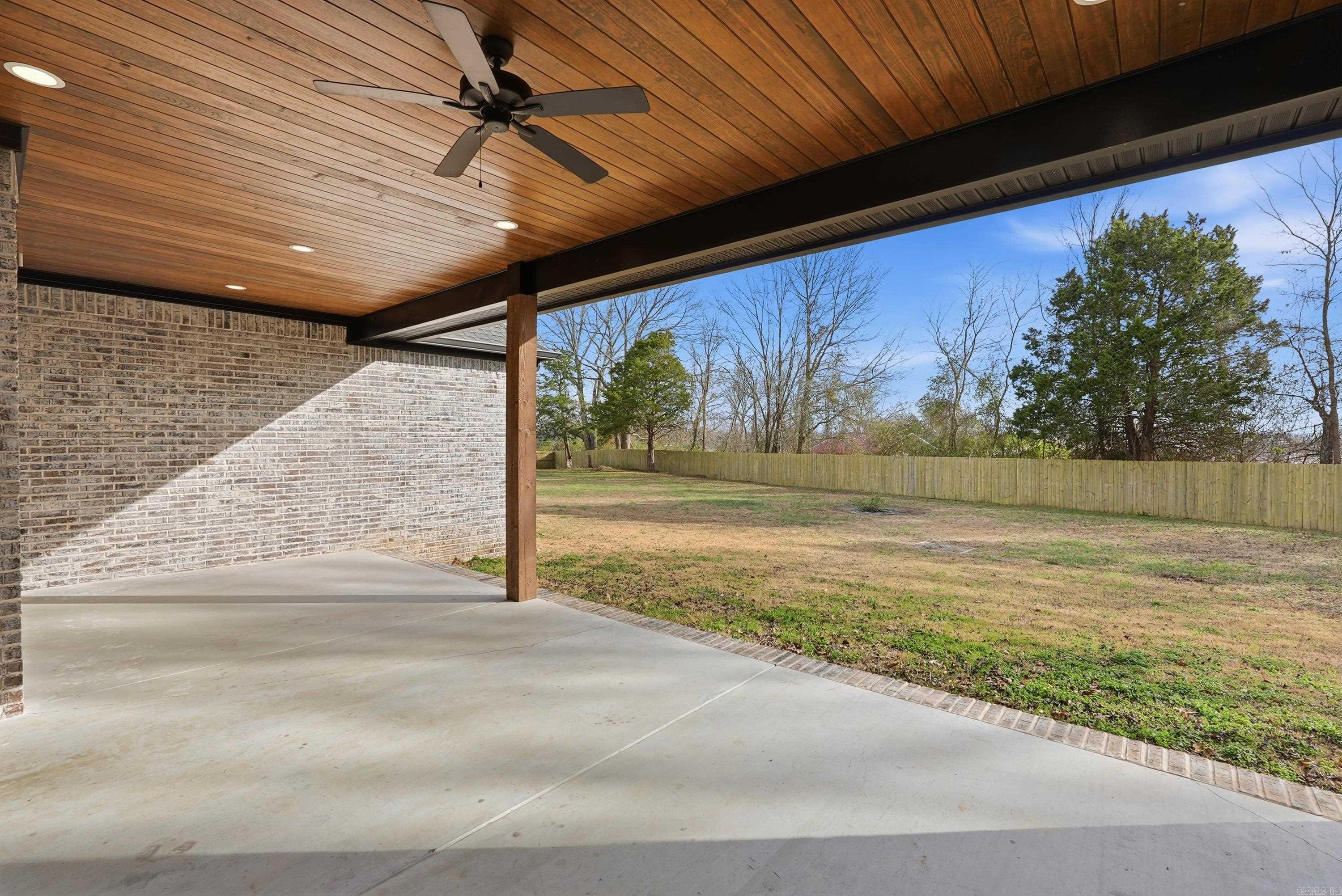 22 Morris  Greenbrier, AR