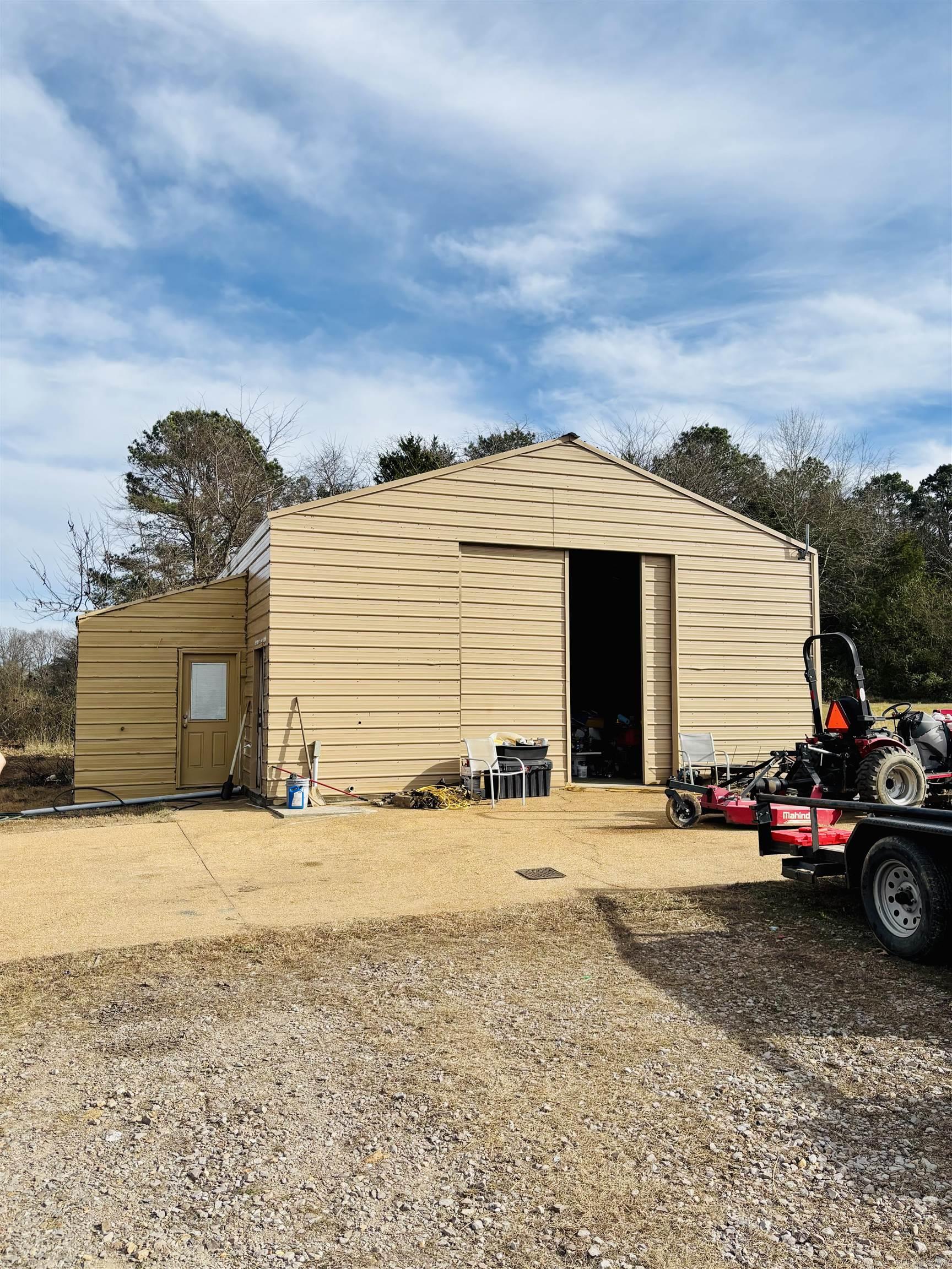 22 Mount Olive Rd.  Plummerville, AR