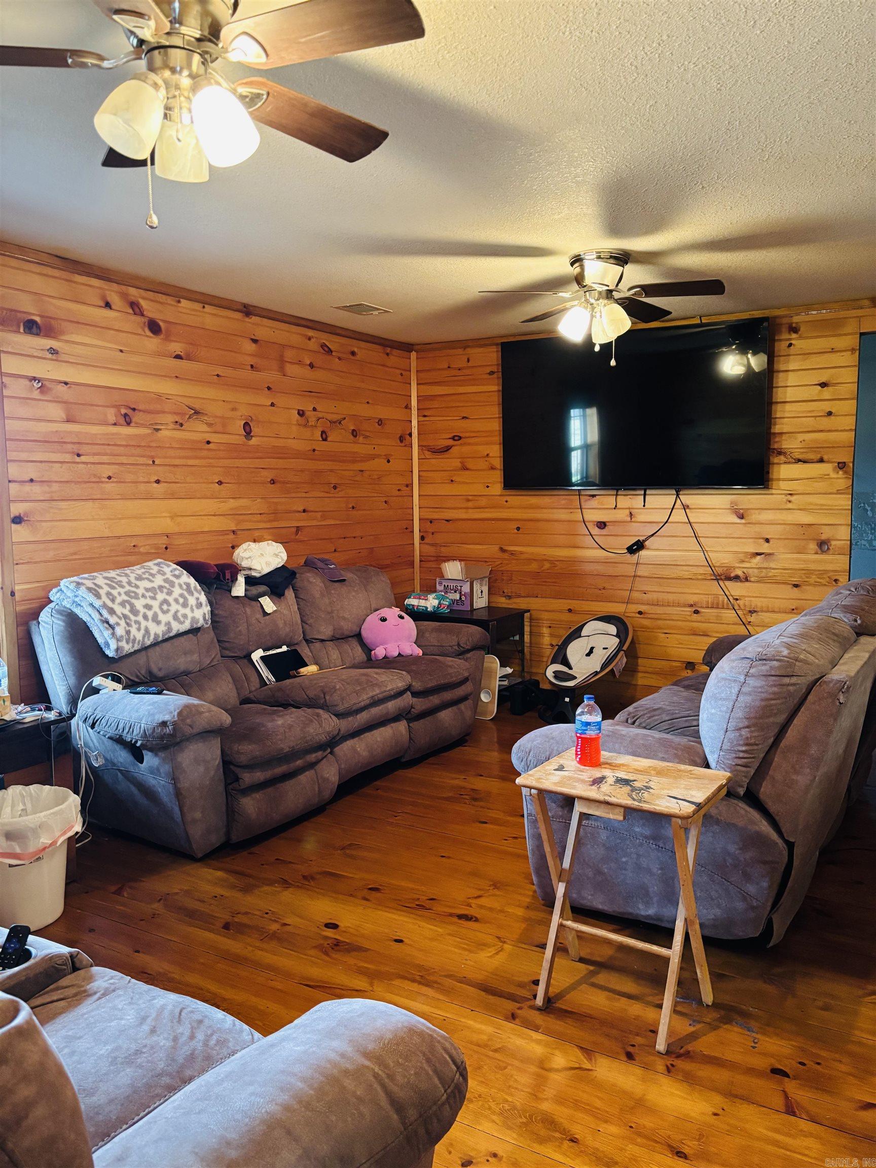 22 Mount Olive Rd.  Plummerville, AR