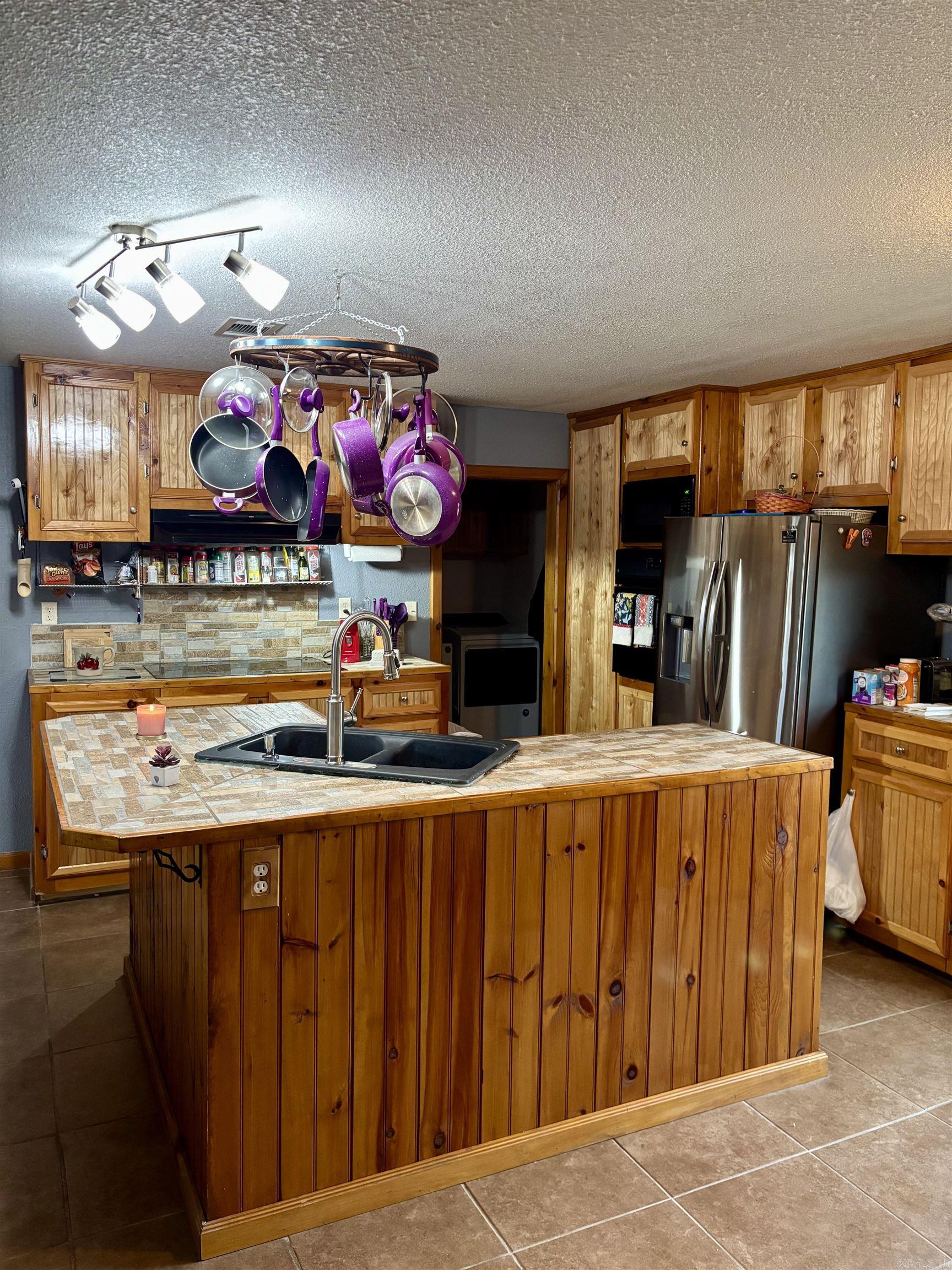 22 Mount Olive Rd.  Plummerville, AR