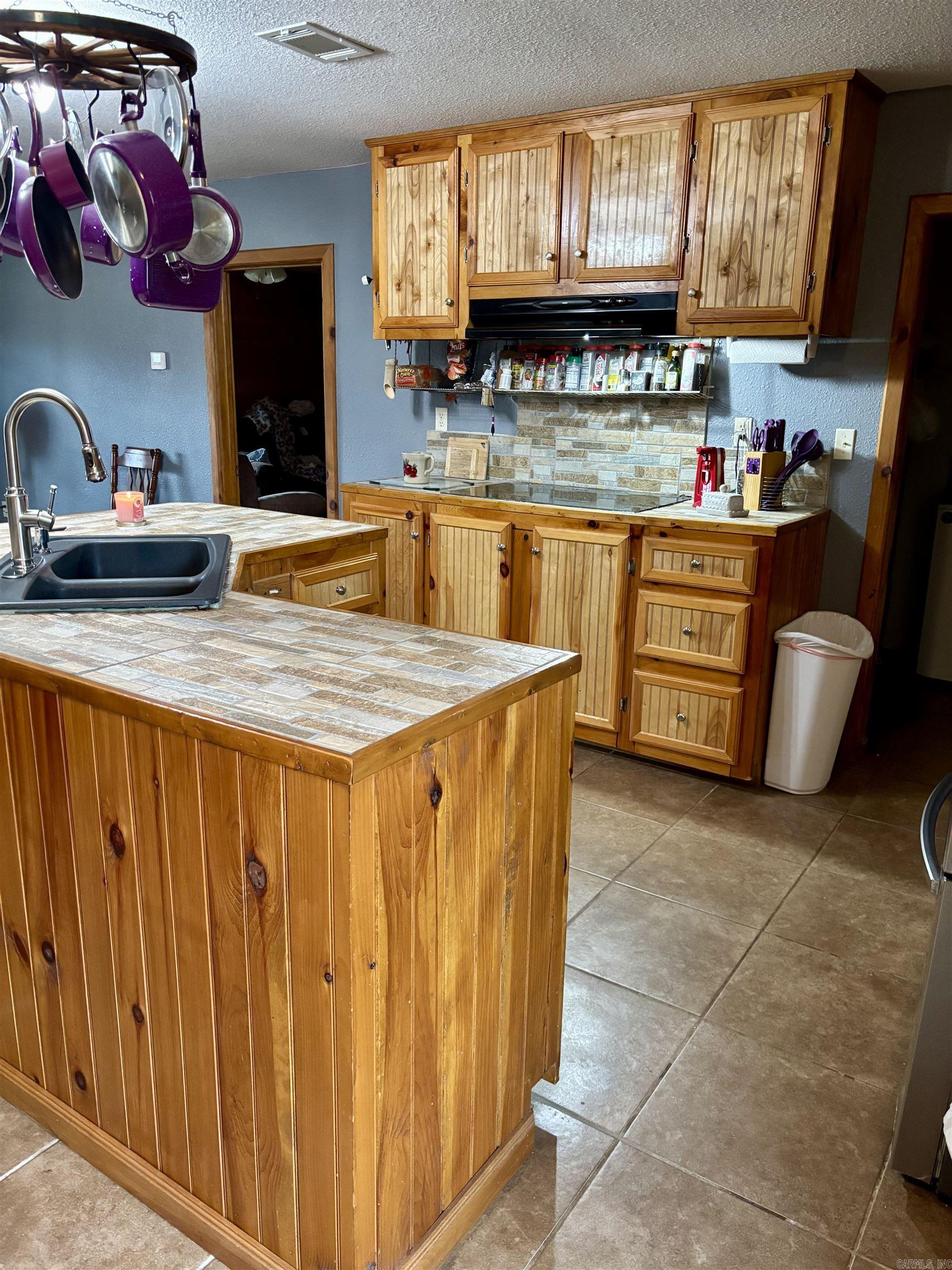 22 Mount Olive Rd.  Plummerville, AR