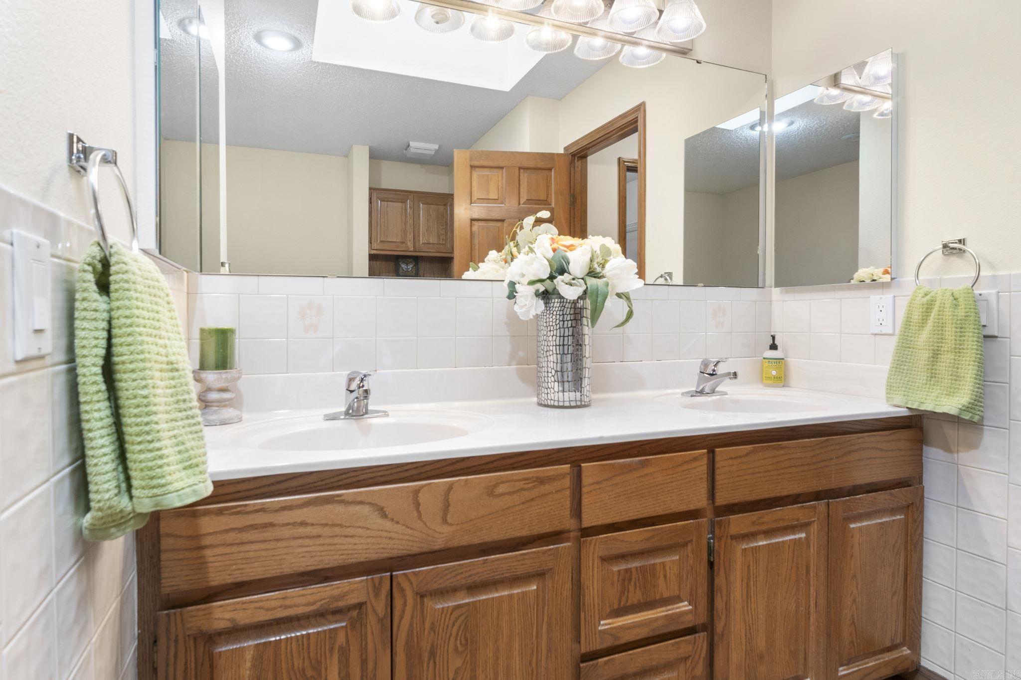 27 Encantado Ln Hot Springs Village, AR 71909-7408