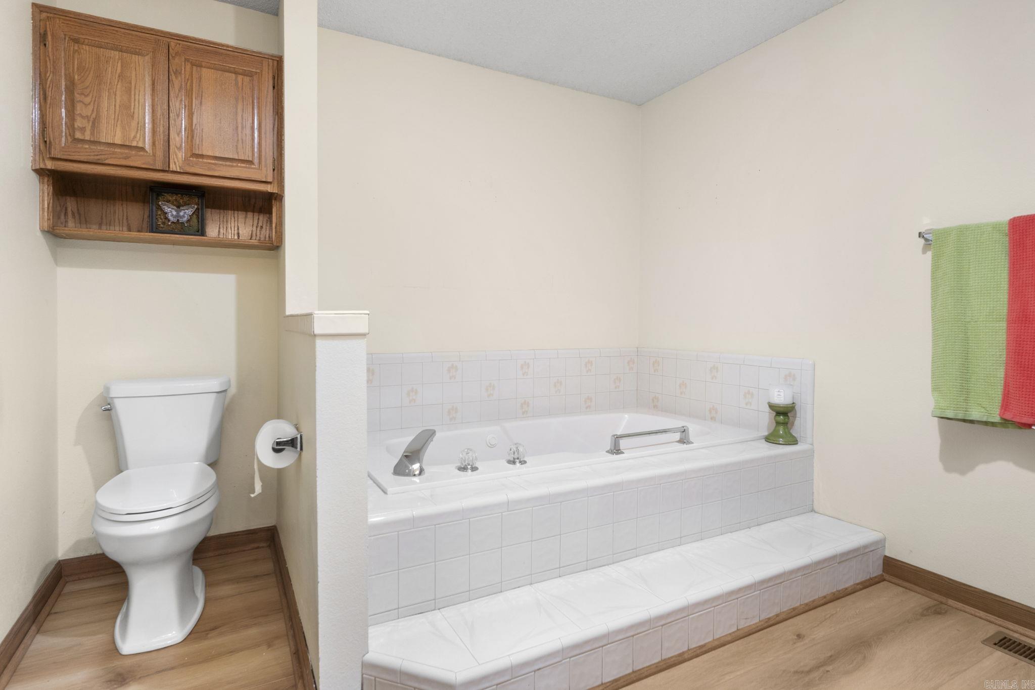 27 Encantado Ln Hot Springs Village, AR 71909-7408