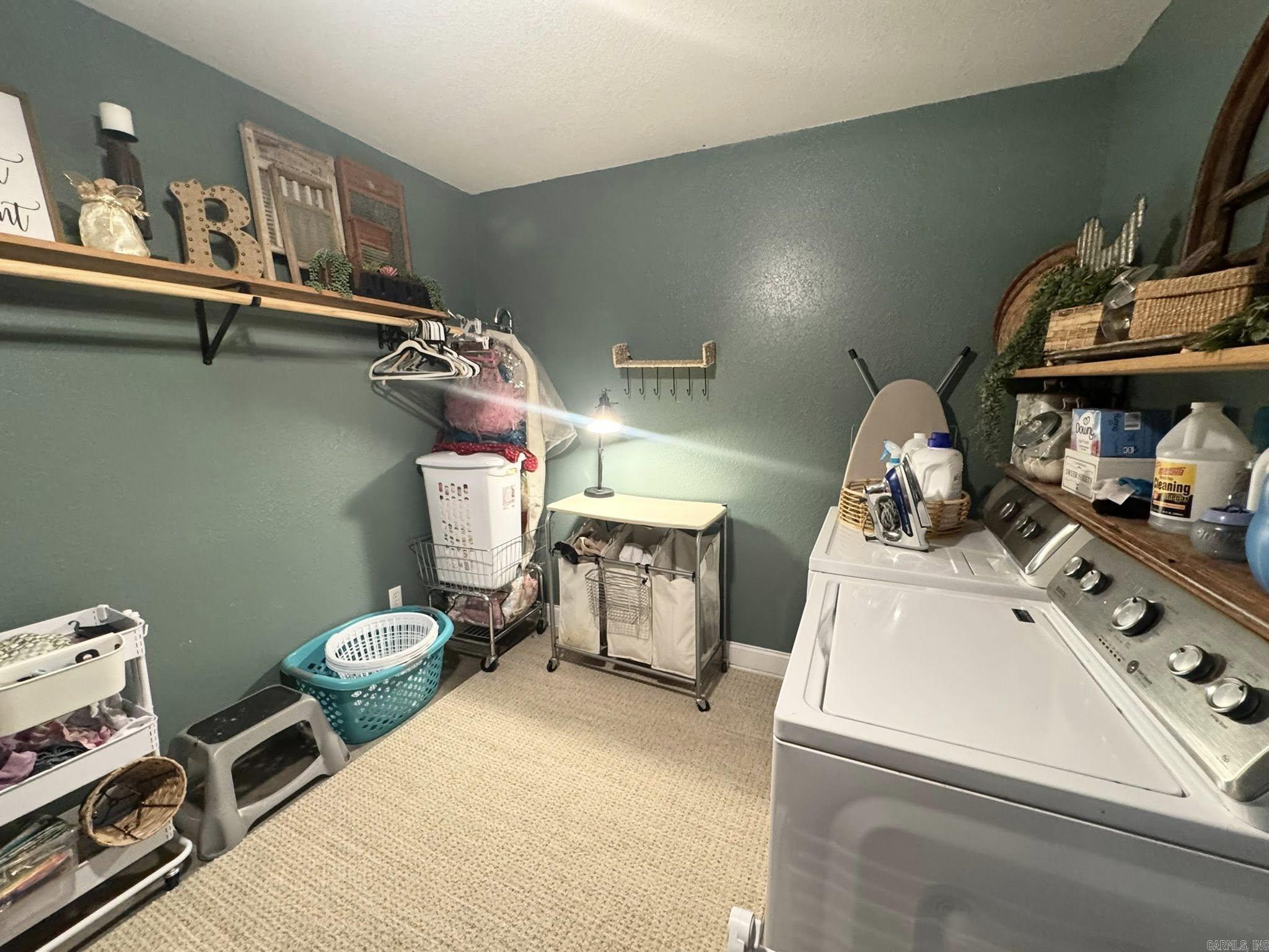 656 Pitard Loop  Mountain View, AR