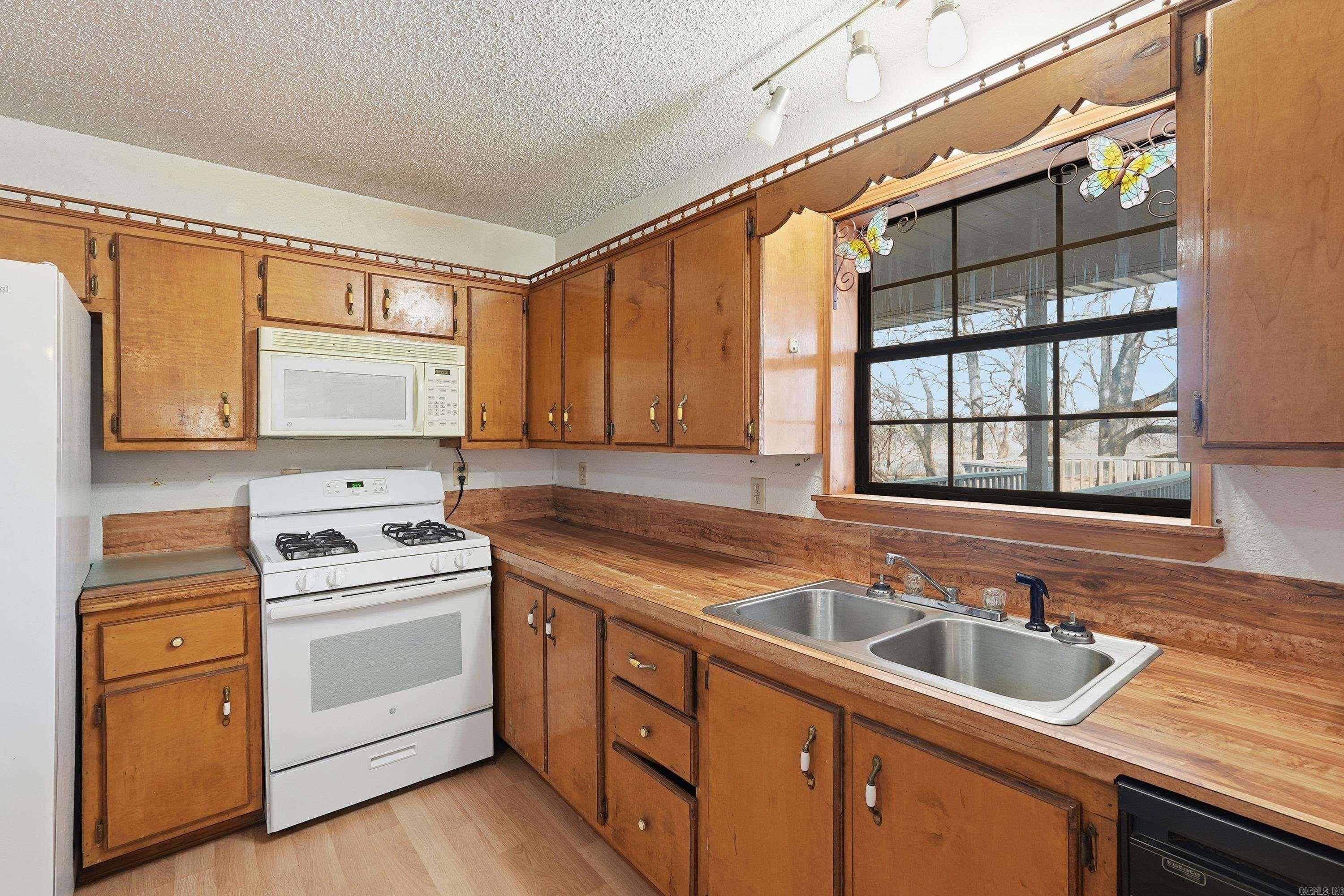 67 Turkey Run Loop Houston, AR 72070