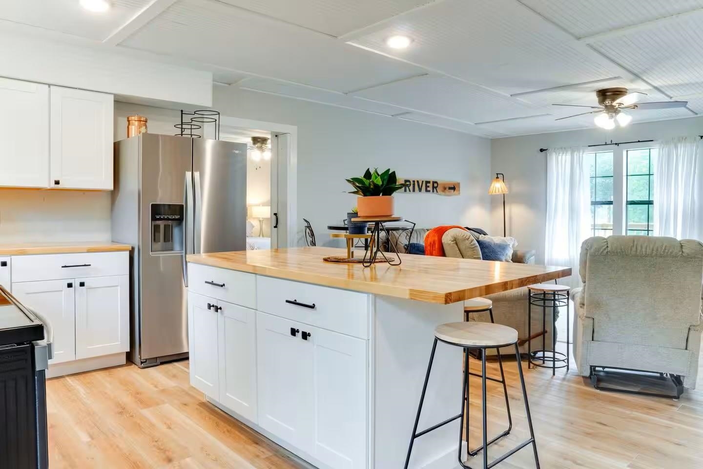 35 Riverbend Rd  Mammoth Spring, AR