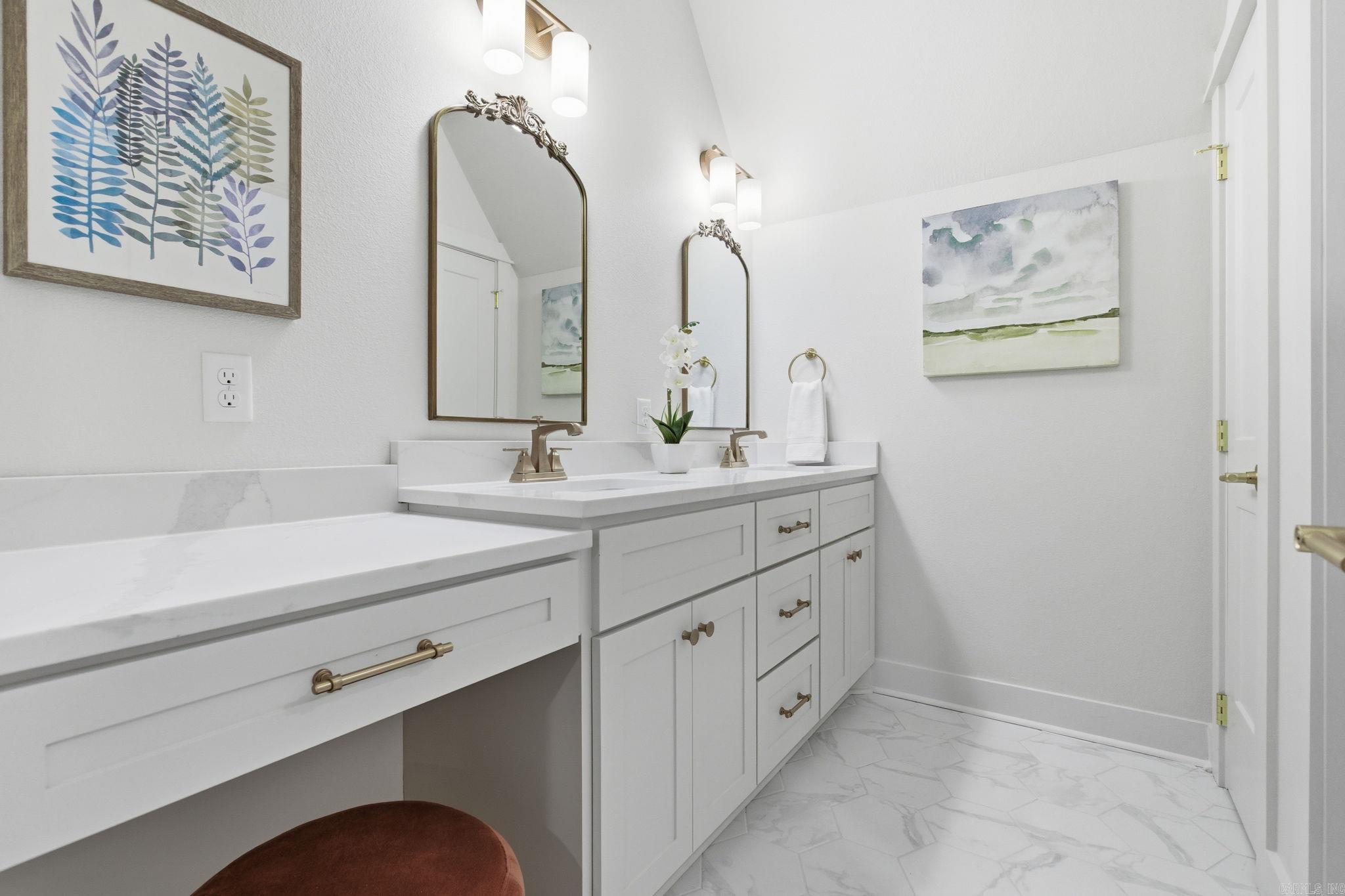 6300 Kenwood  Cammack Village, AR