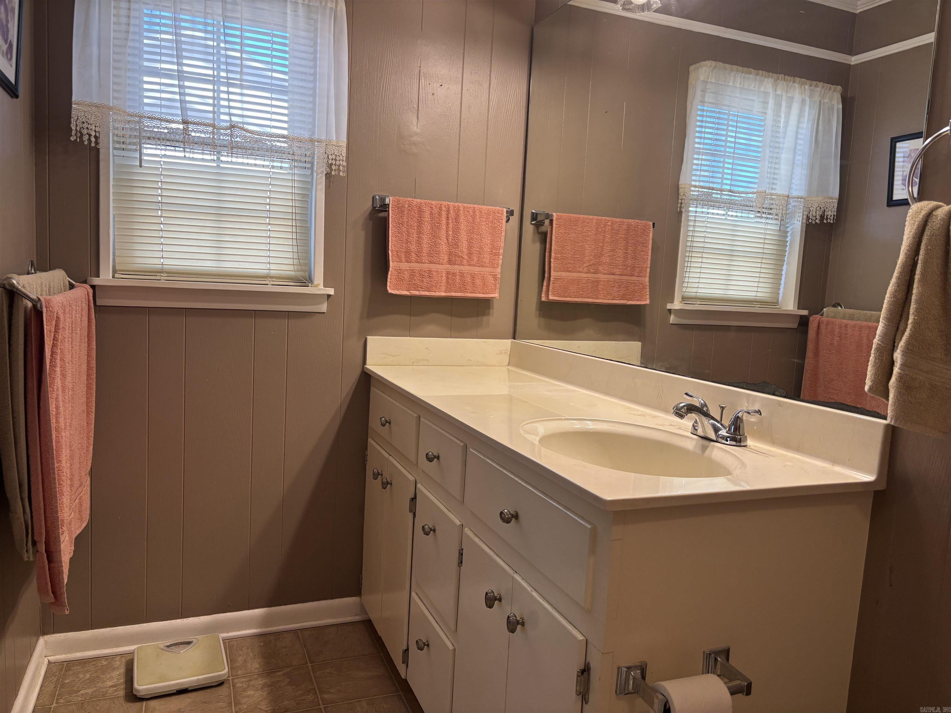 107 W Cloverdale  Brinkley, AR