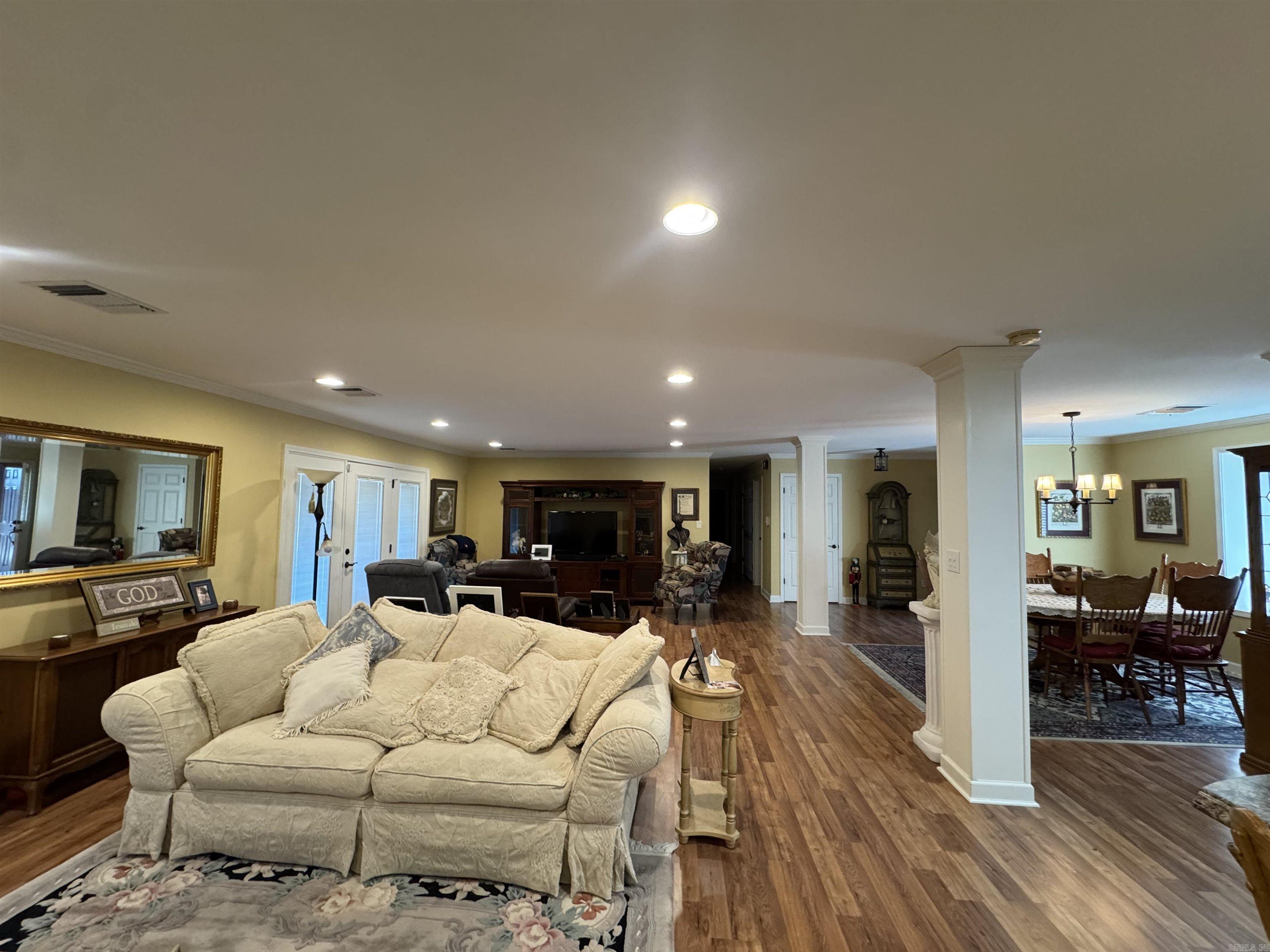 2111 S Oak  Stuttgart, AR