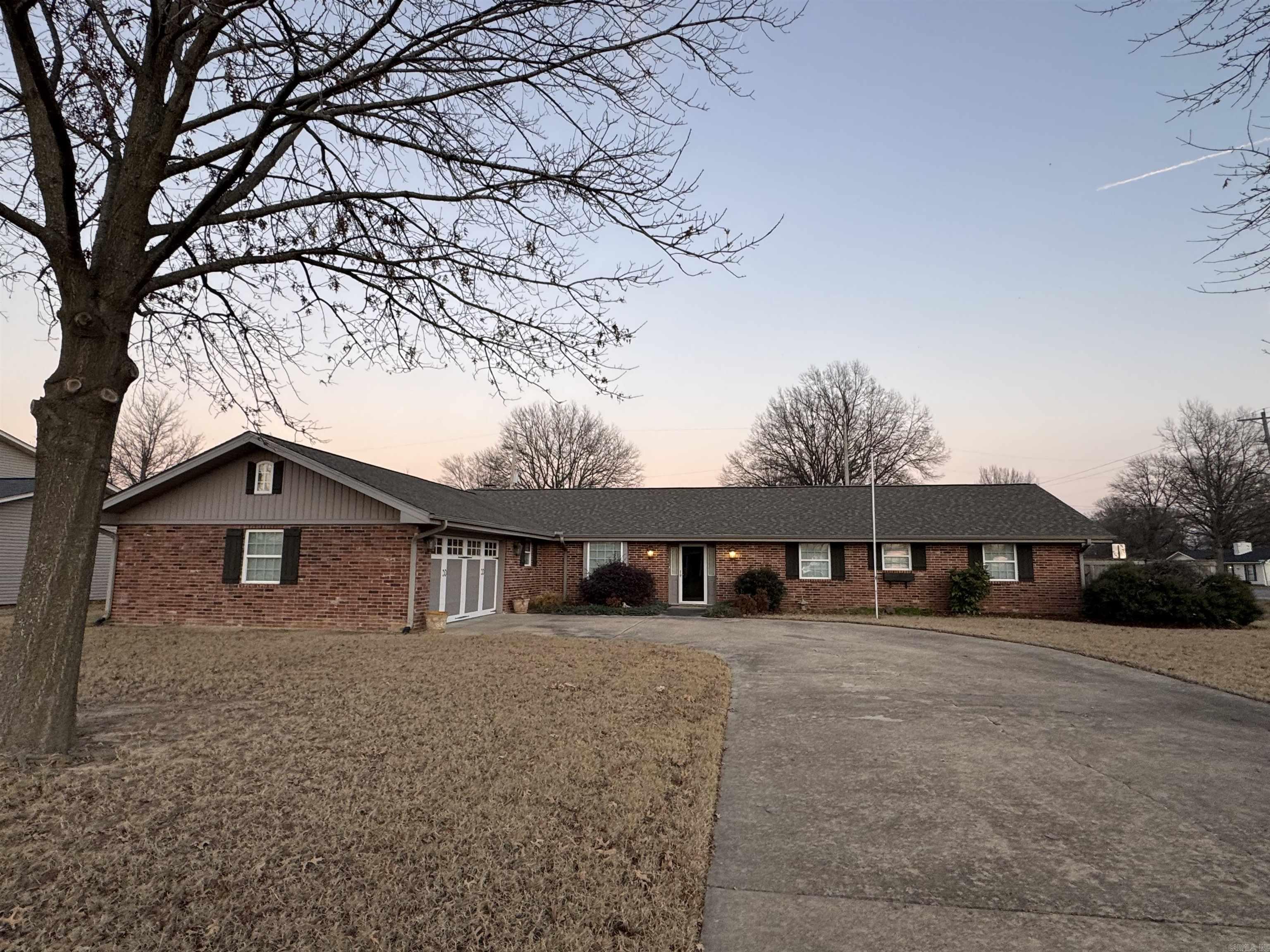 2111 S Oak  Stuttgart, AR