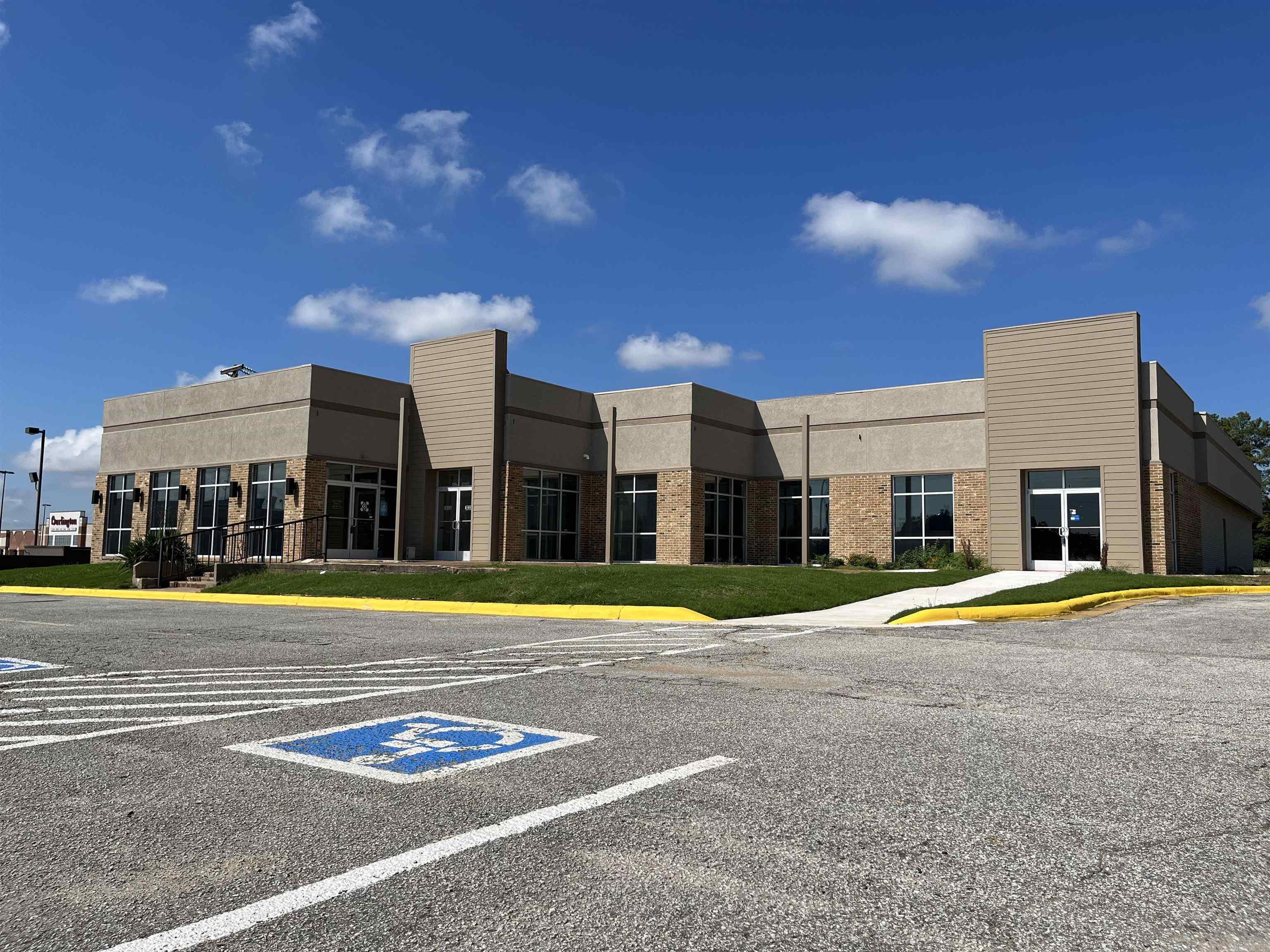 1421 S Caraway  Jonesboro, AR