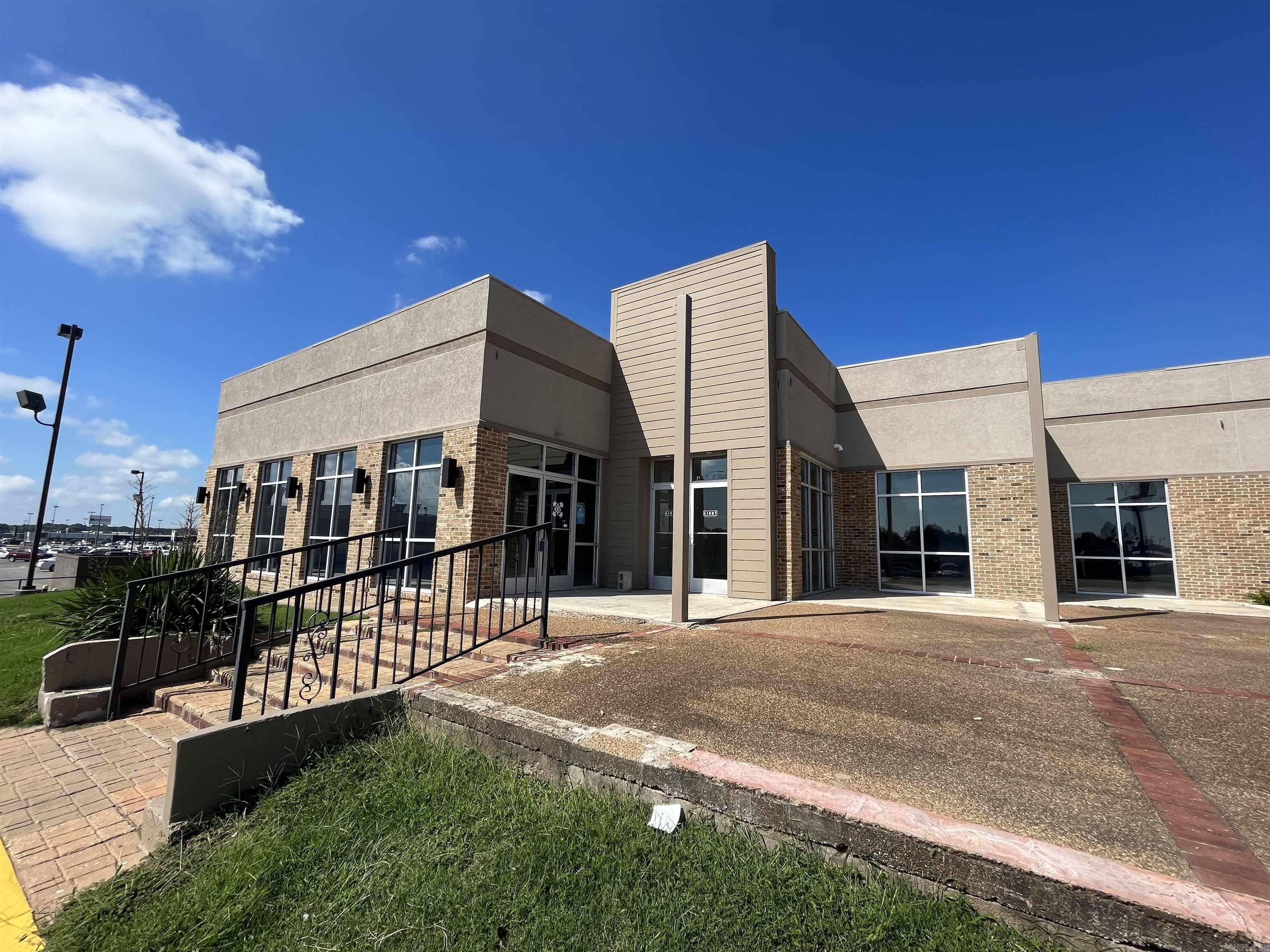 1421 S Caraway  Jonesboro, AR