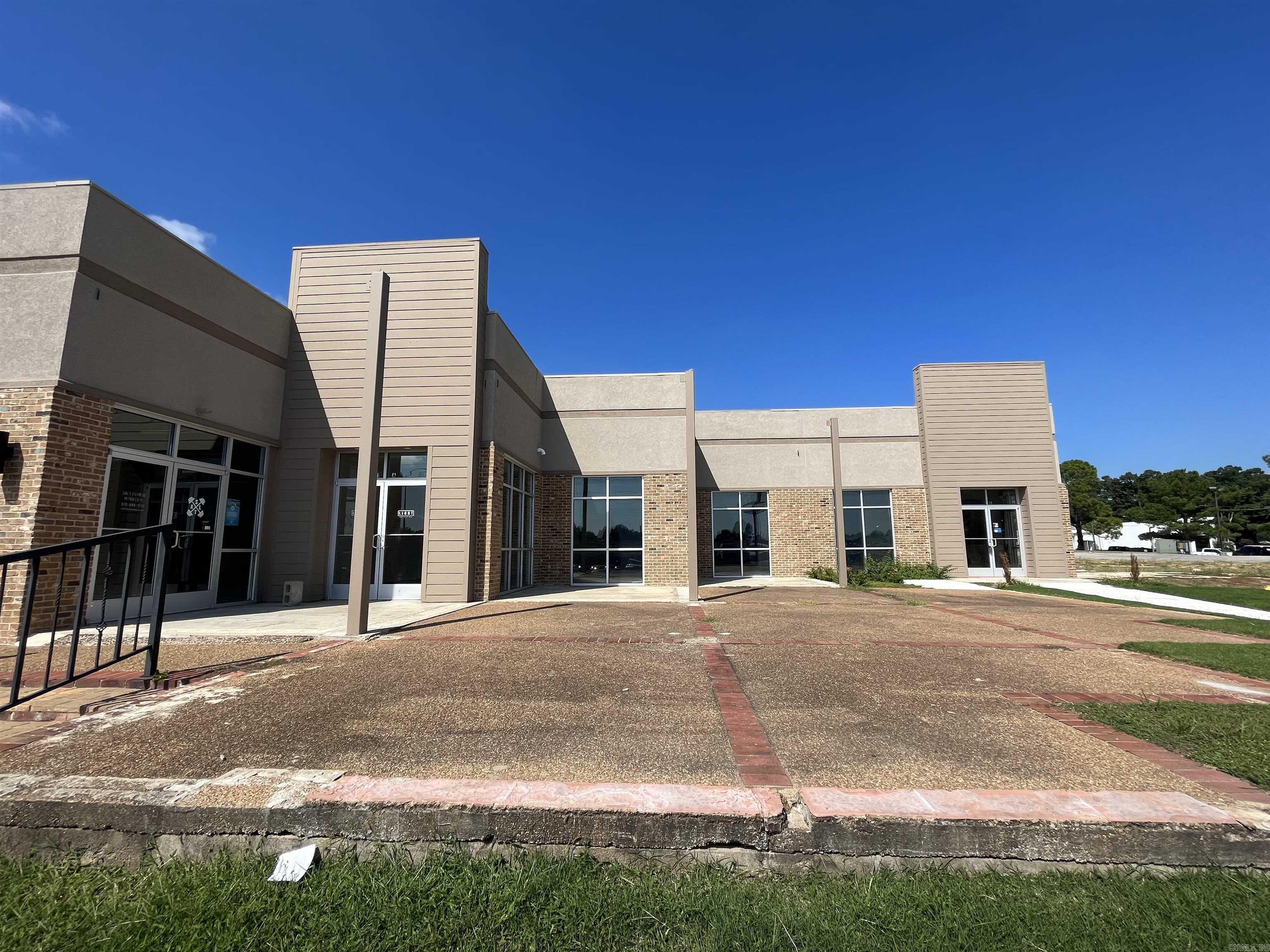 1421 S Caraway  Jonesboro, AR