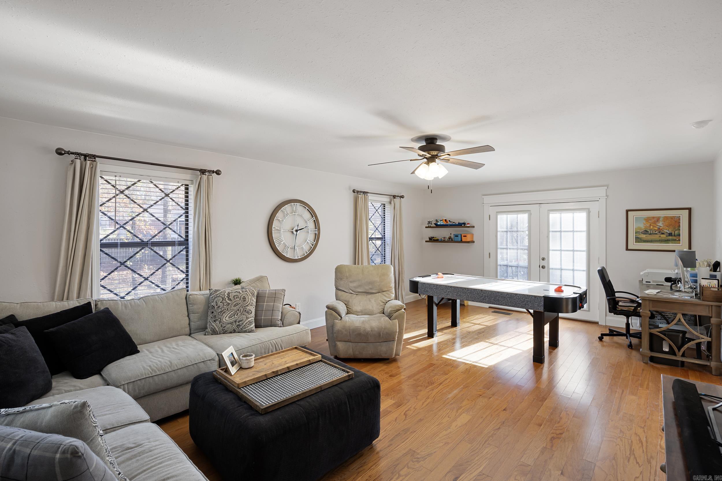 1424 N Lands End Pt  Russellville, AR