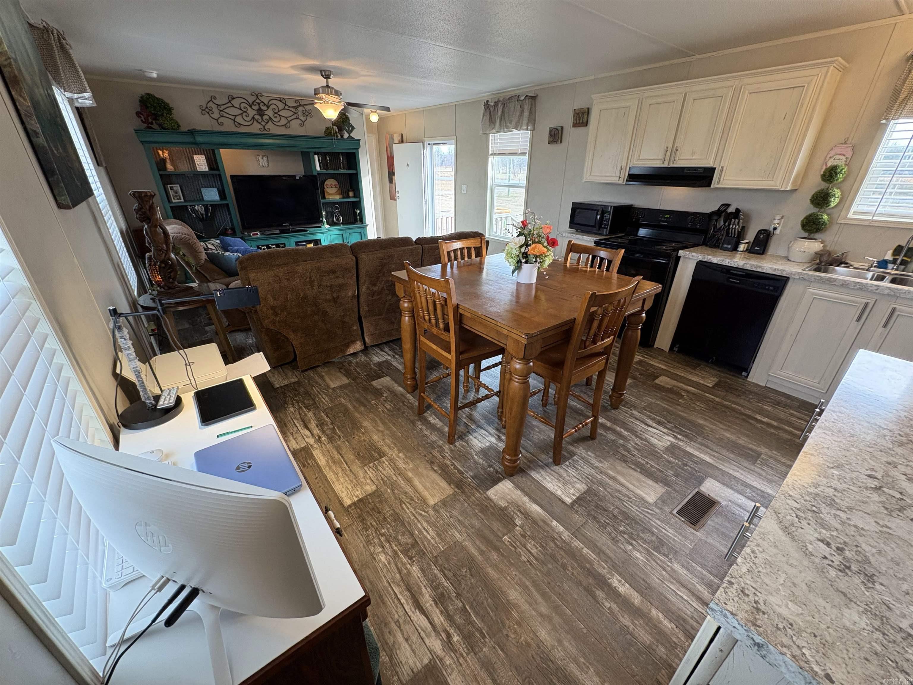 12 Autumnbrook  Conway, AR